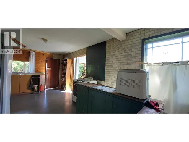 616 CLIFF STREET, Bella Coola 2