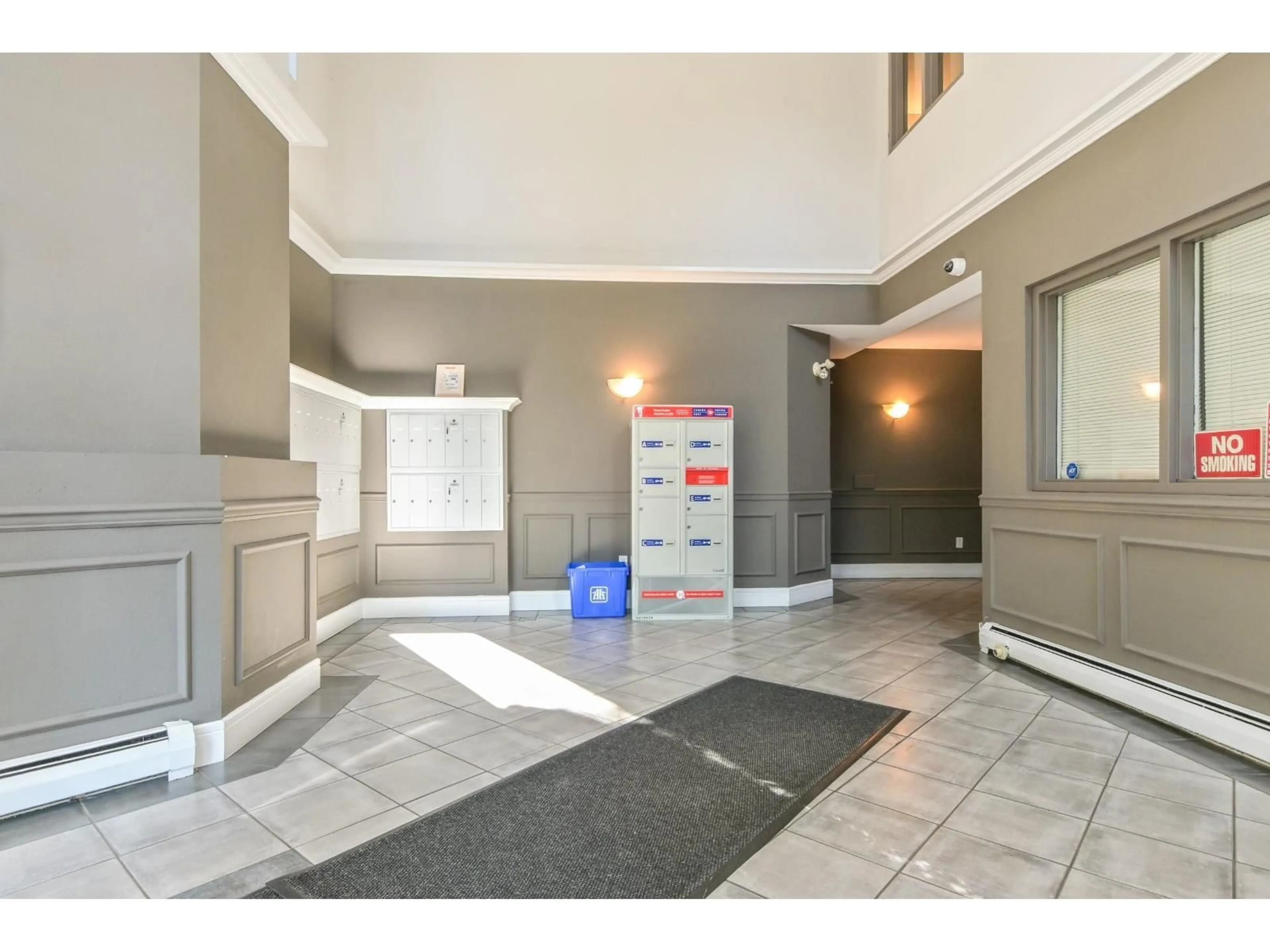 Indoor foyer for 309 - 32725 GEORGE FERGUSON WAY, Abbotsford British Columbia V2T5M5