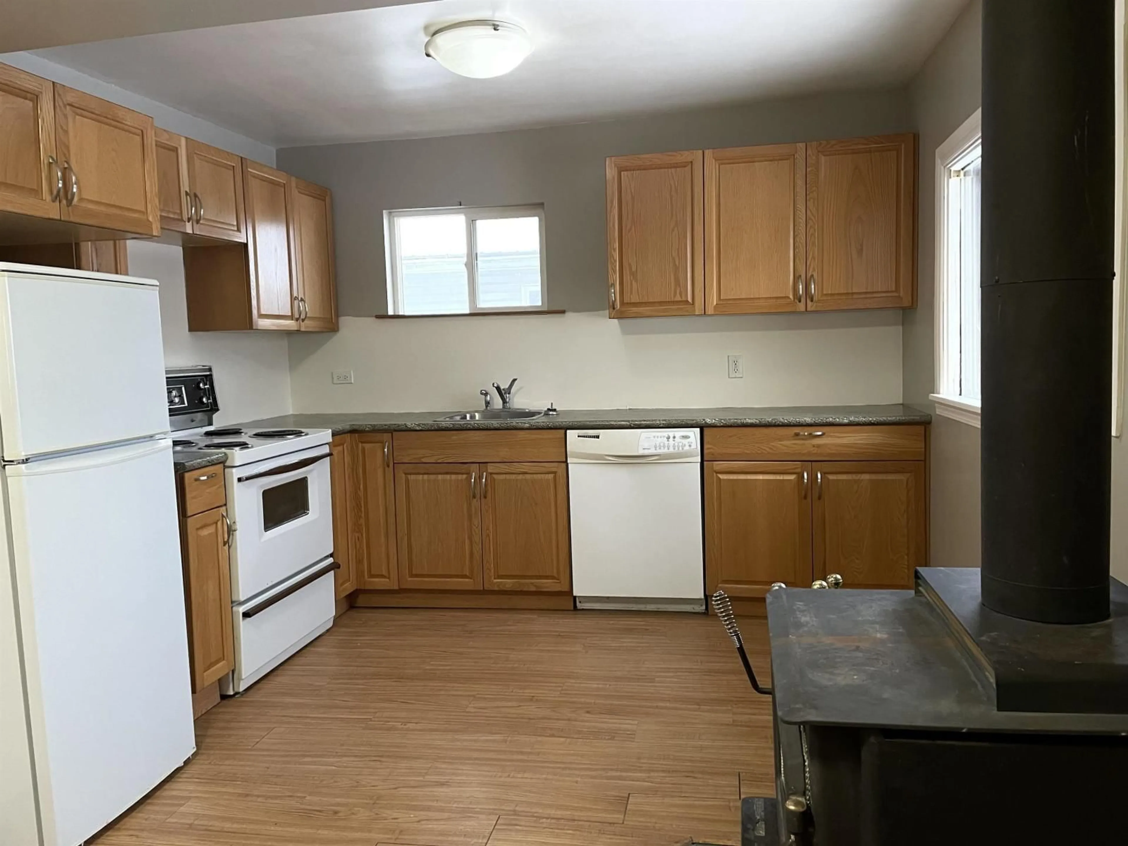 Standard kitchen, unknown for 626 HUDSON BAY STREET, Hope British Columbia V0X1L4