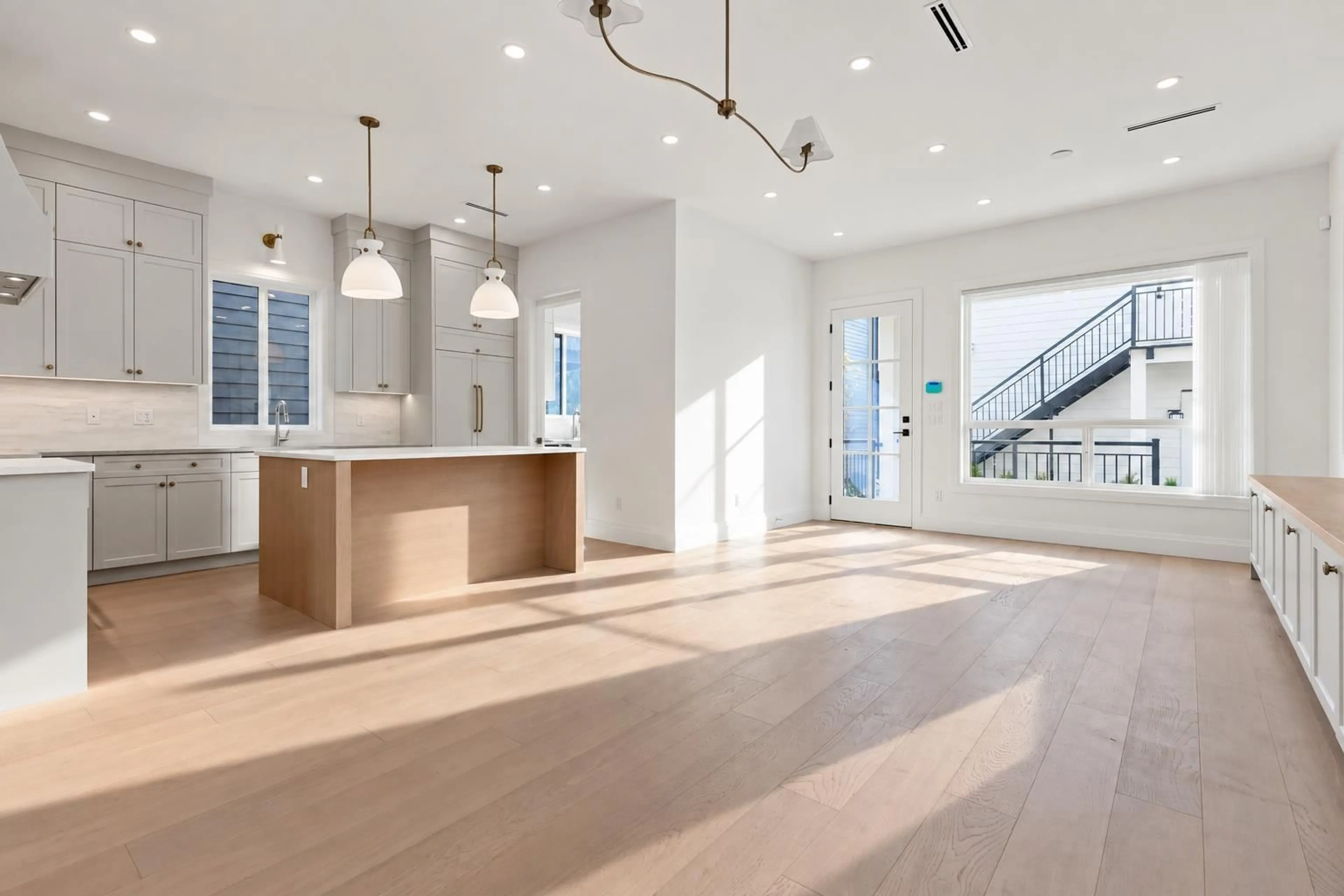 Open concept kitchen, unknown for 1491 168 STREET, Surrey British Columbia V3S9M4