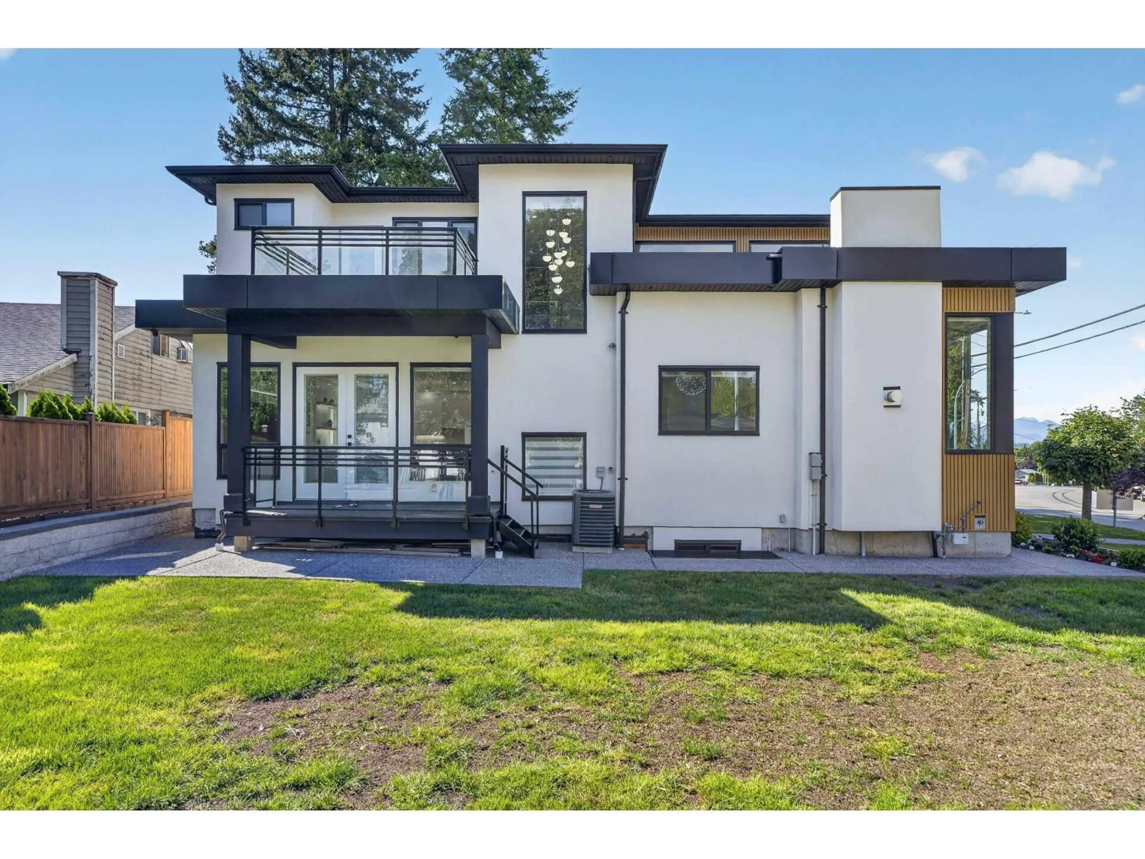 Home with vinyl exterior material, mountain view for 10925 ORIOLE DRIVE, Surrey British Columbia V3R5A4