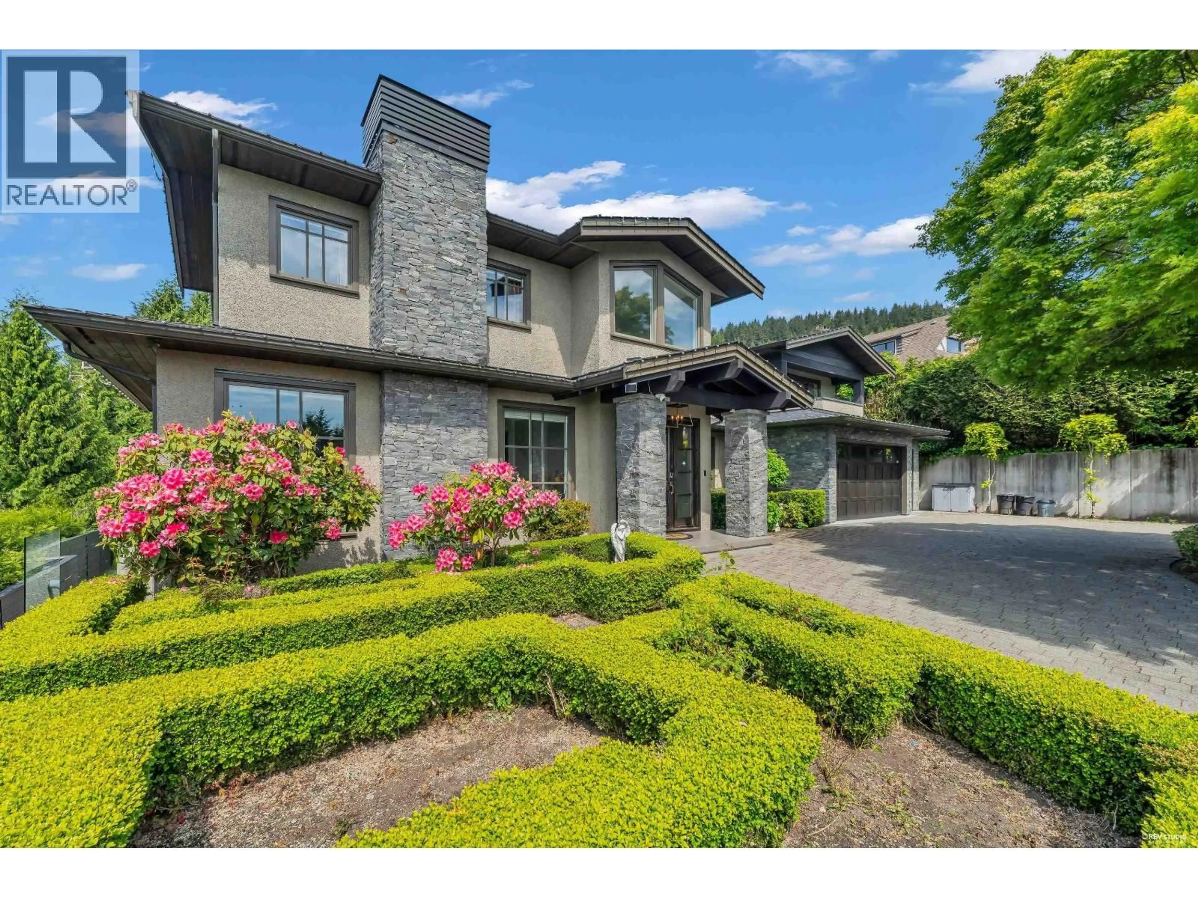 Home with brick exterior material, street for 1108 HIGHLAND PLACE, West Vancouver British Columbia V7S2H5