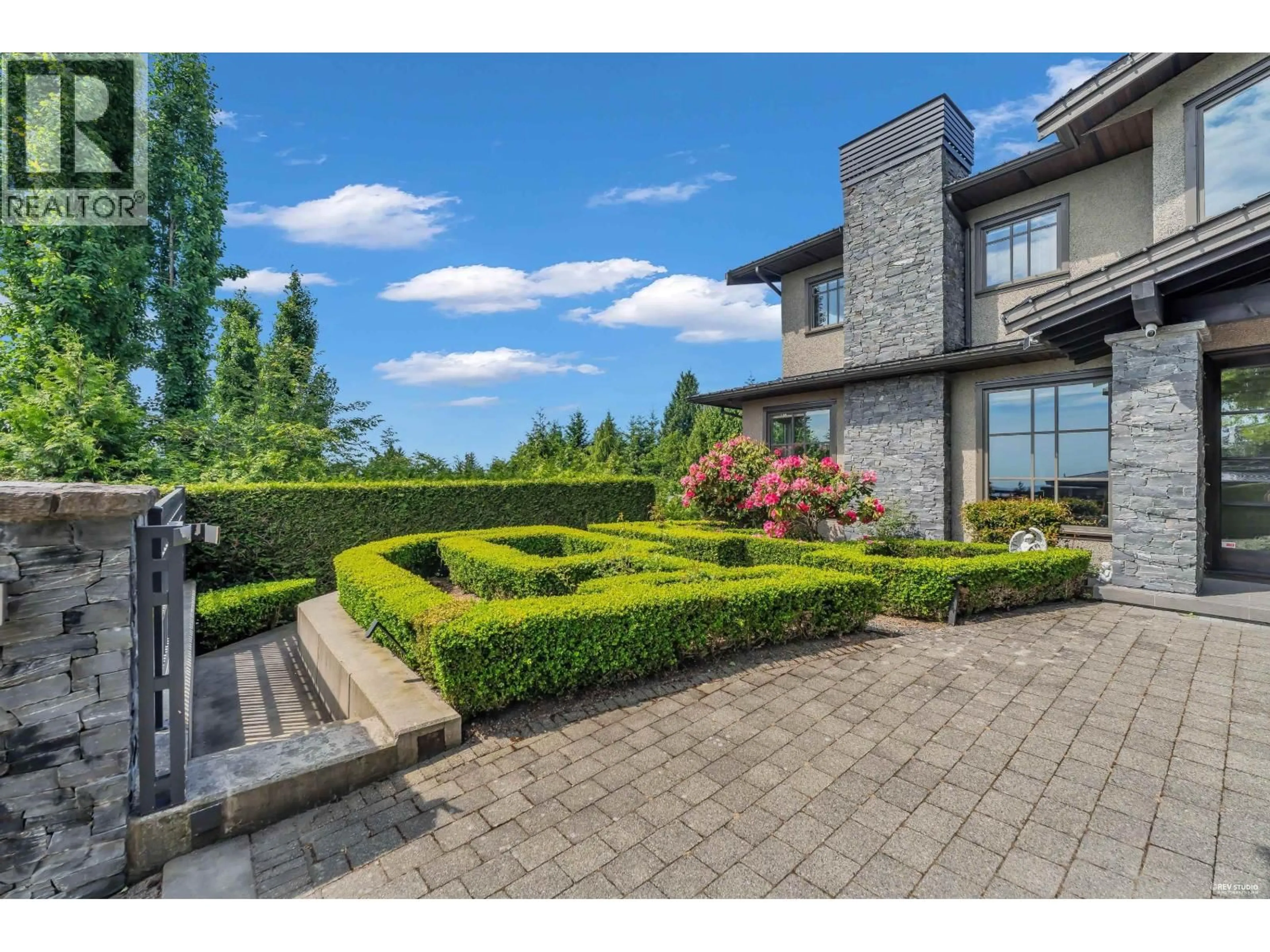 Patio, unknown for 1108 HIGHLAND PLACE, West Vancouver British Columbia V7S2H5
