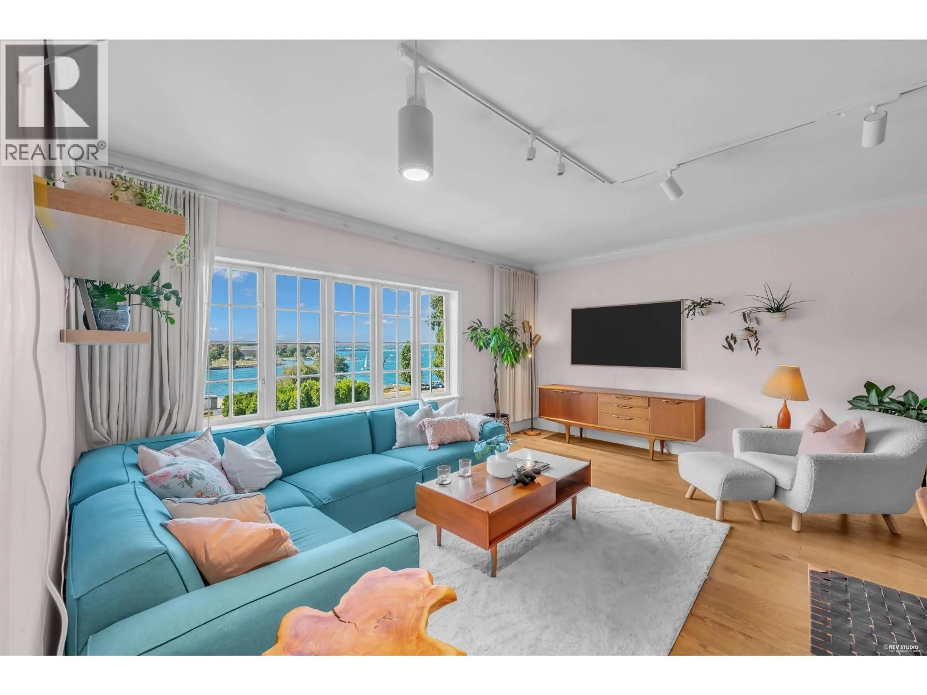 Living room with furniture, unknown for 209 - 1311 BEACH AVENUE, Vancouver British Columbia V6E1V6
