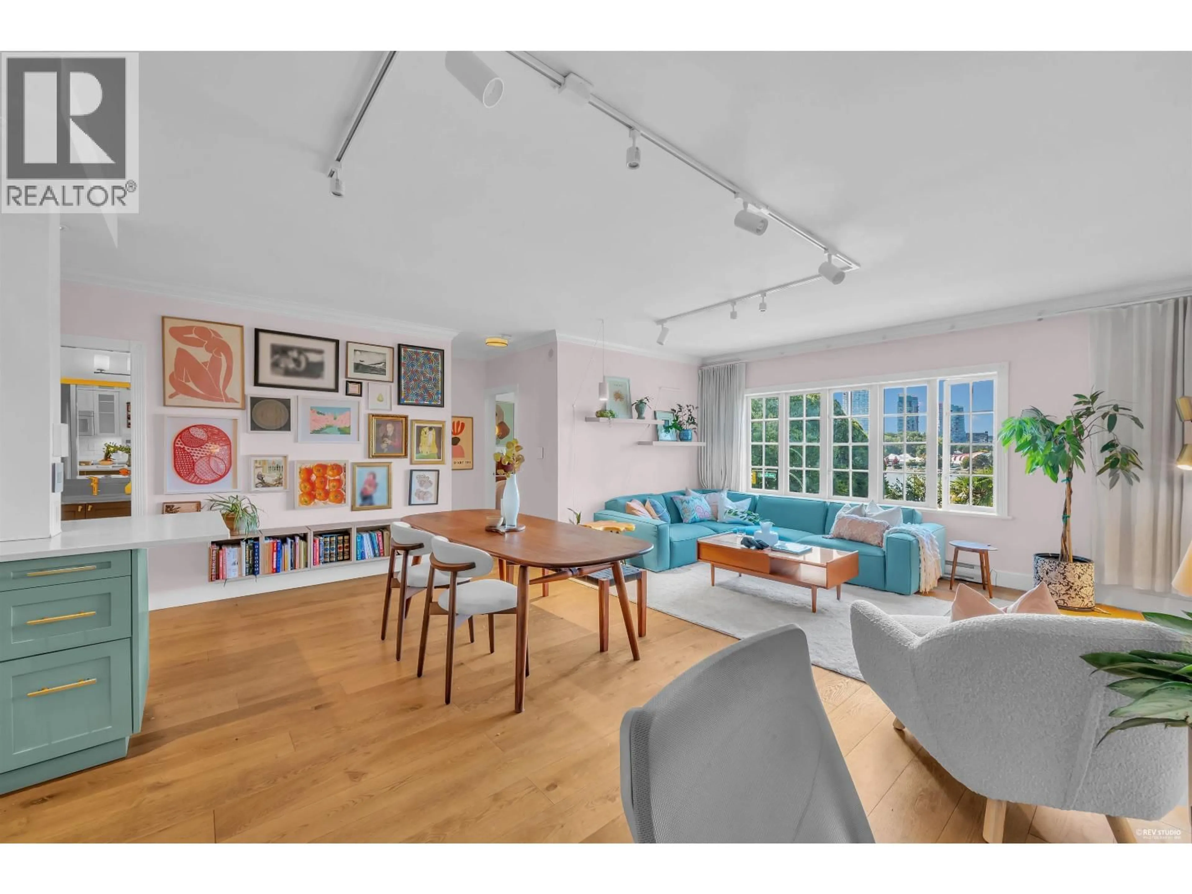 Living room with furniture, unknown for 209 - 1311 BEACH AVENUE, Vancouver British Columbia V6E1V6