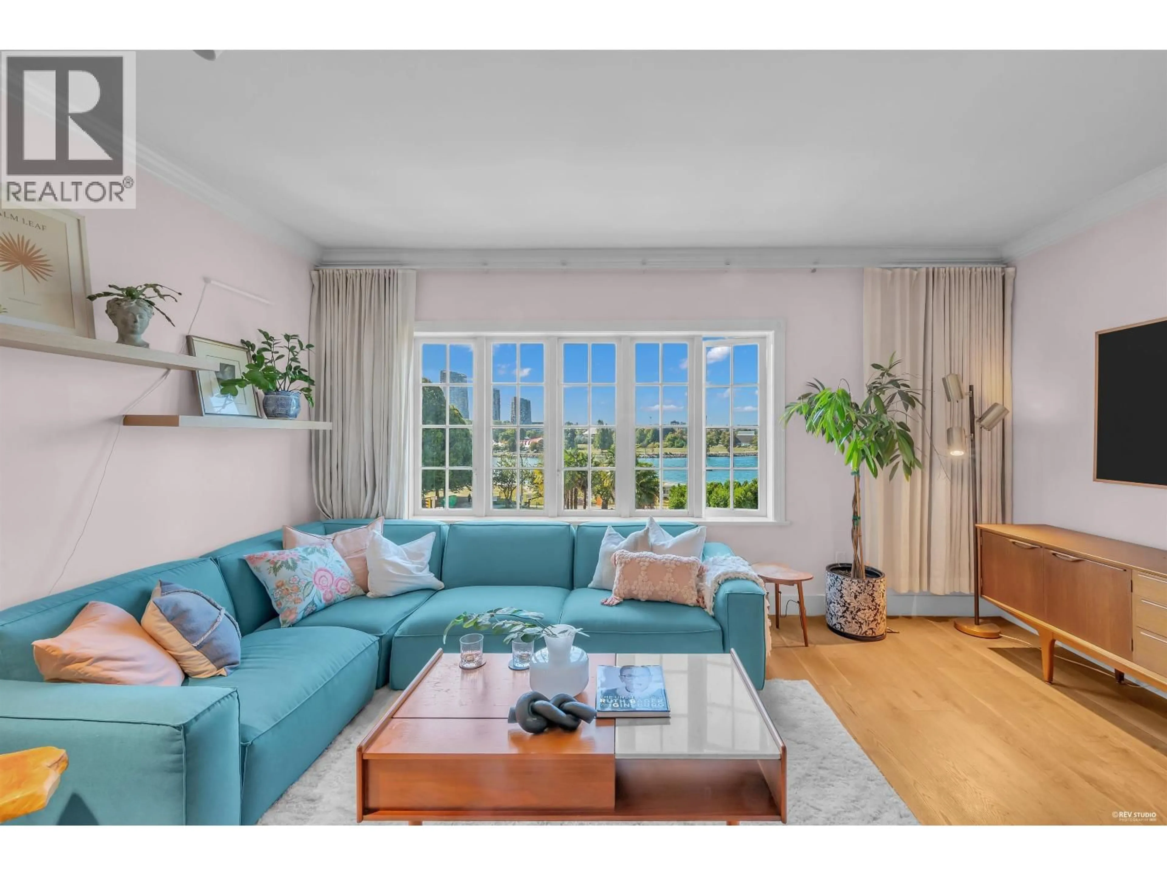 Living room with furniture, unknown for 209 - 1311 BEACH AVENUE, Vancouver British Columbia V6E1V6