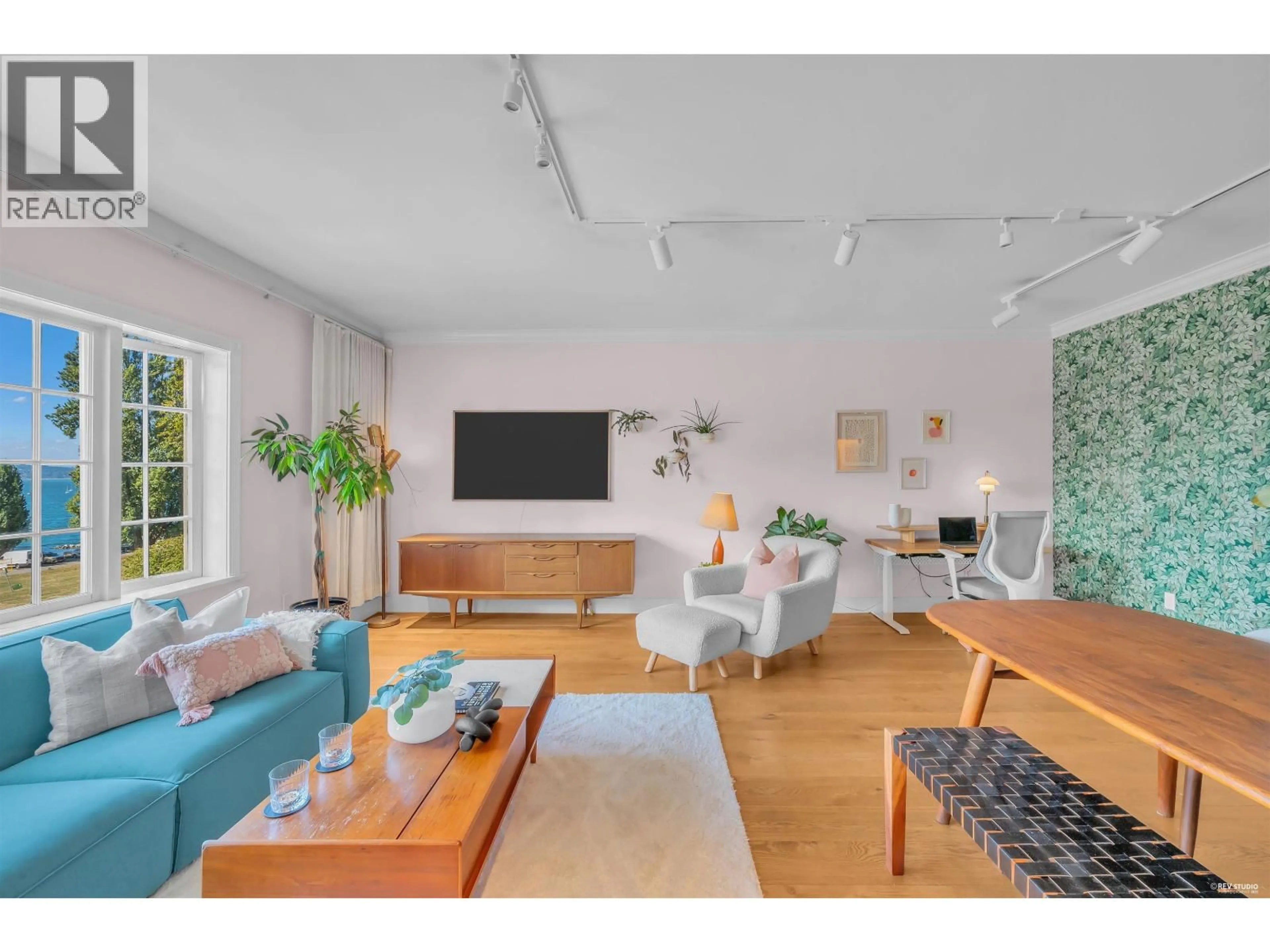 Living room with furniture, unknown for 209 - 1311 BEACH AVENUE, Vancouver British Columbia V6E1V6