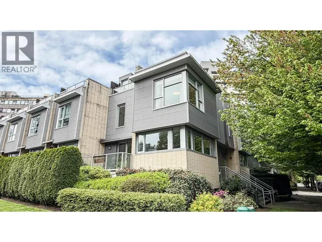 390 11TH AVENUE, Vancouver 3