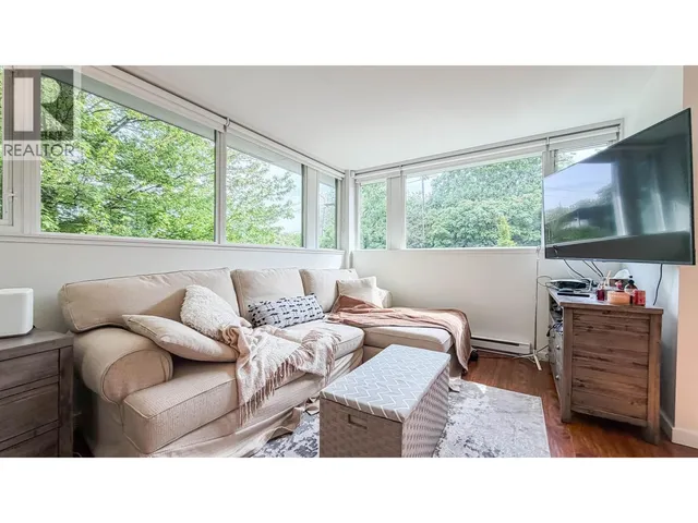 390 11TH AVENUE, Vancouver 4
