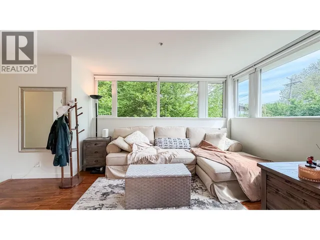 390 11TH AVENUE, Vancouver 5
