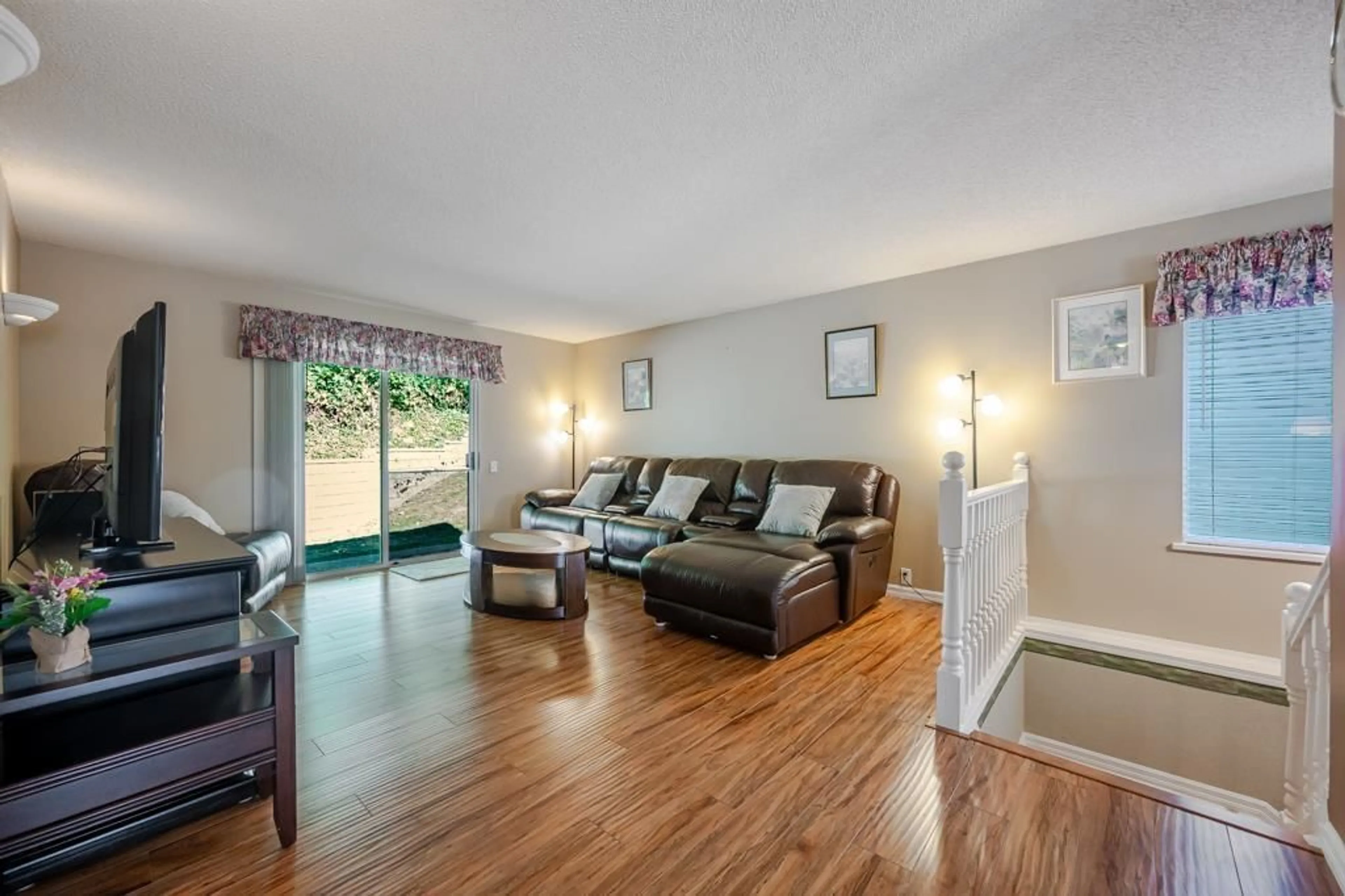 Living room with furniture, unknown for 4 - 3051 CROSSLEY DRIVE, Abbotsford British Columbia V2T5R4