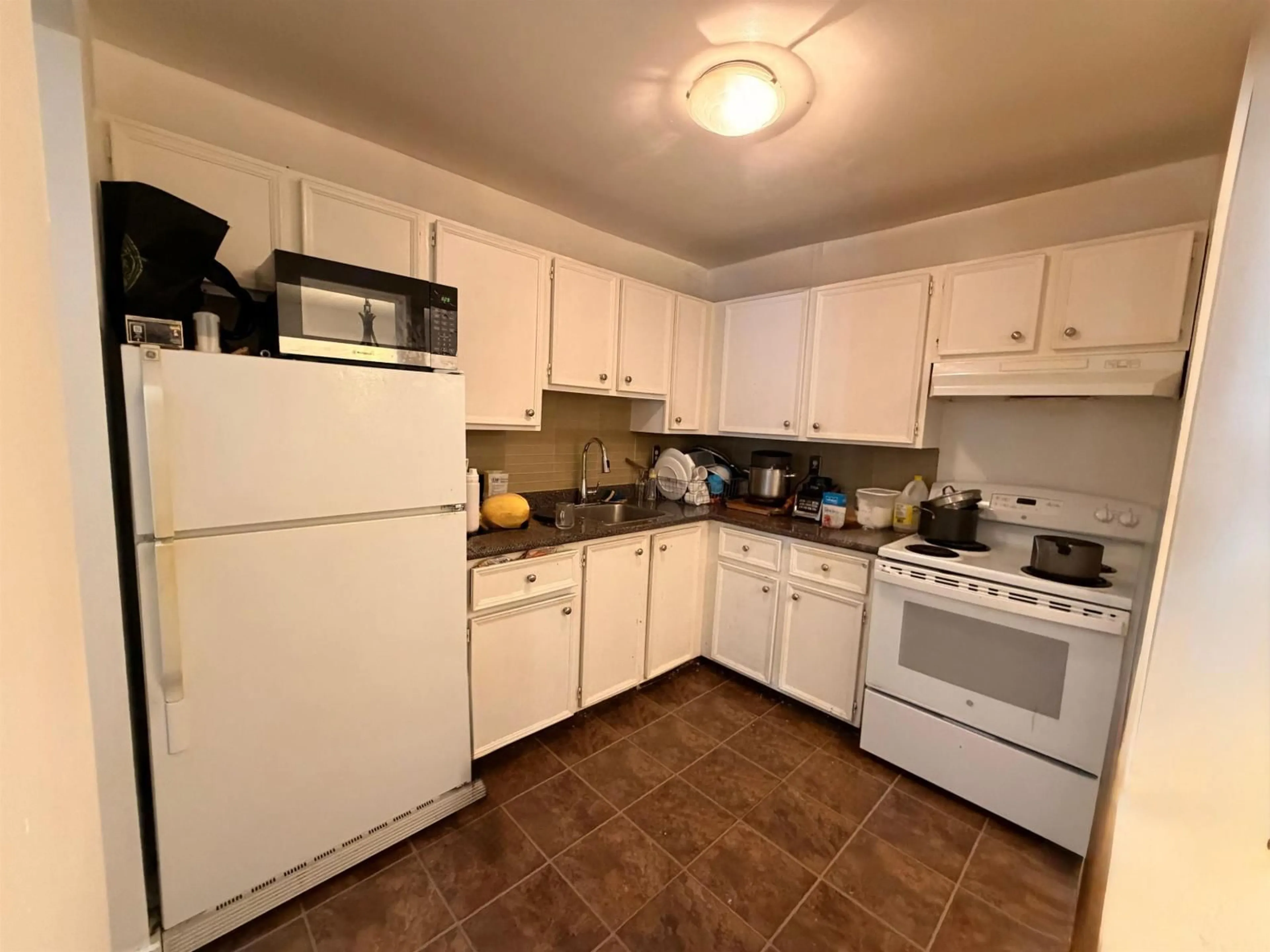 Standard kitchen, unknown for 229 - 32850 GEORGE FERGUSON WAY, Abbotsford British Columbia V2S7K1