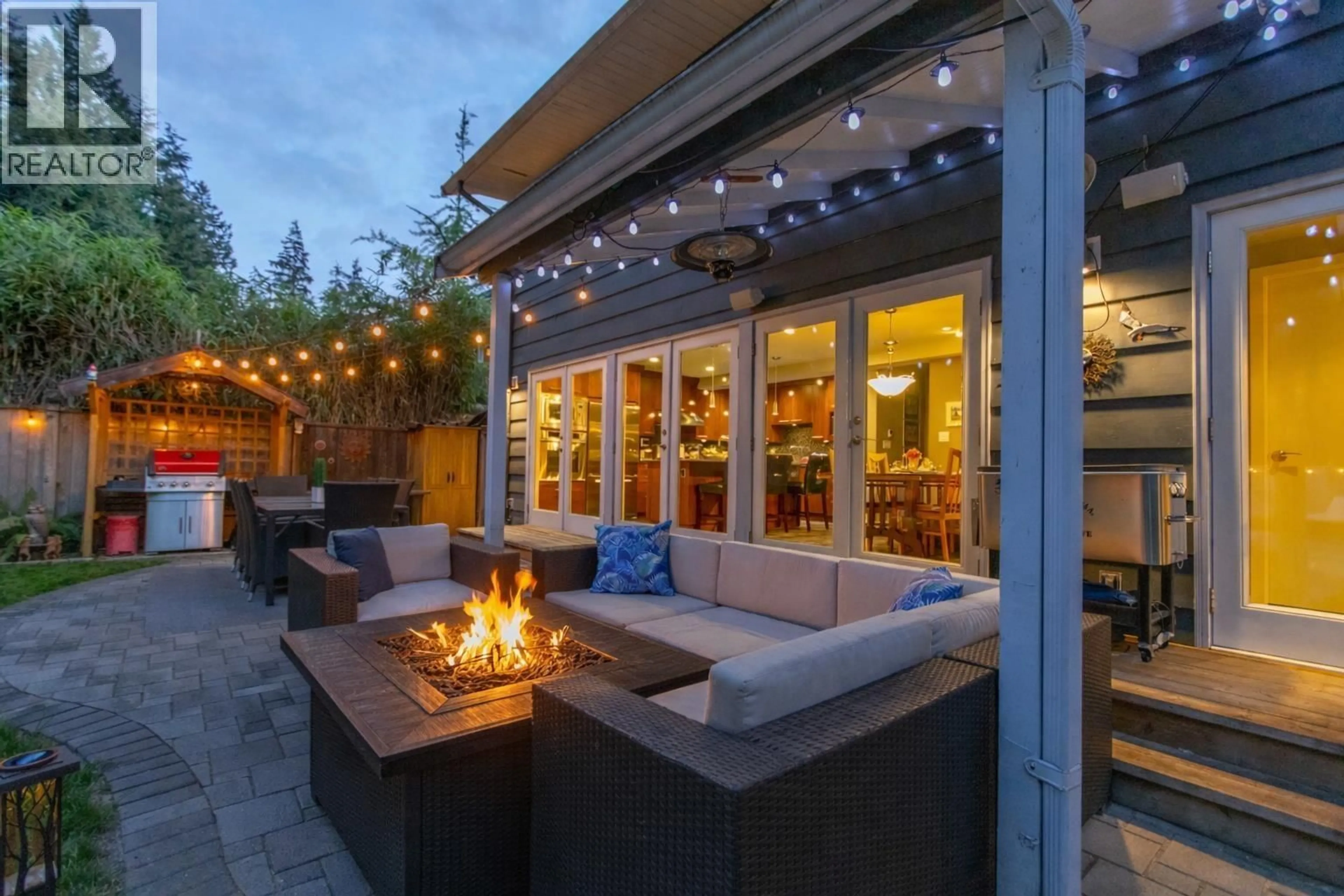 Patio, street for 2864 BUSHNELL PLACE, North Vancouver British Columbia V7J2Y8