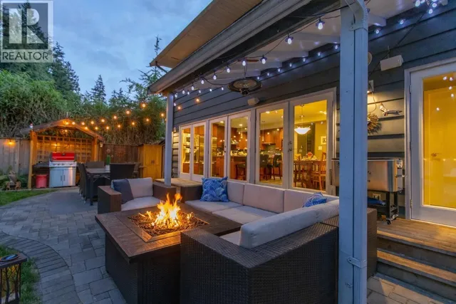 2864 BUSHNELL PLACE, North Vancouver 4