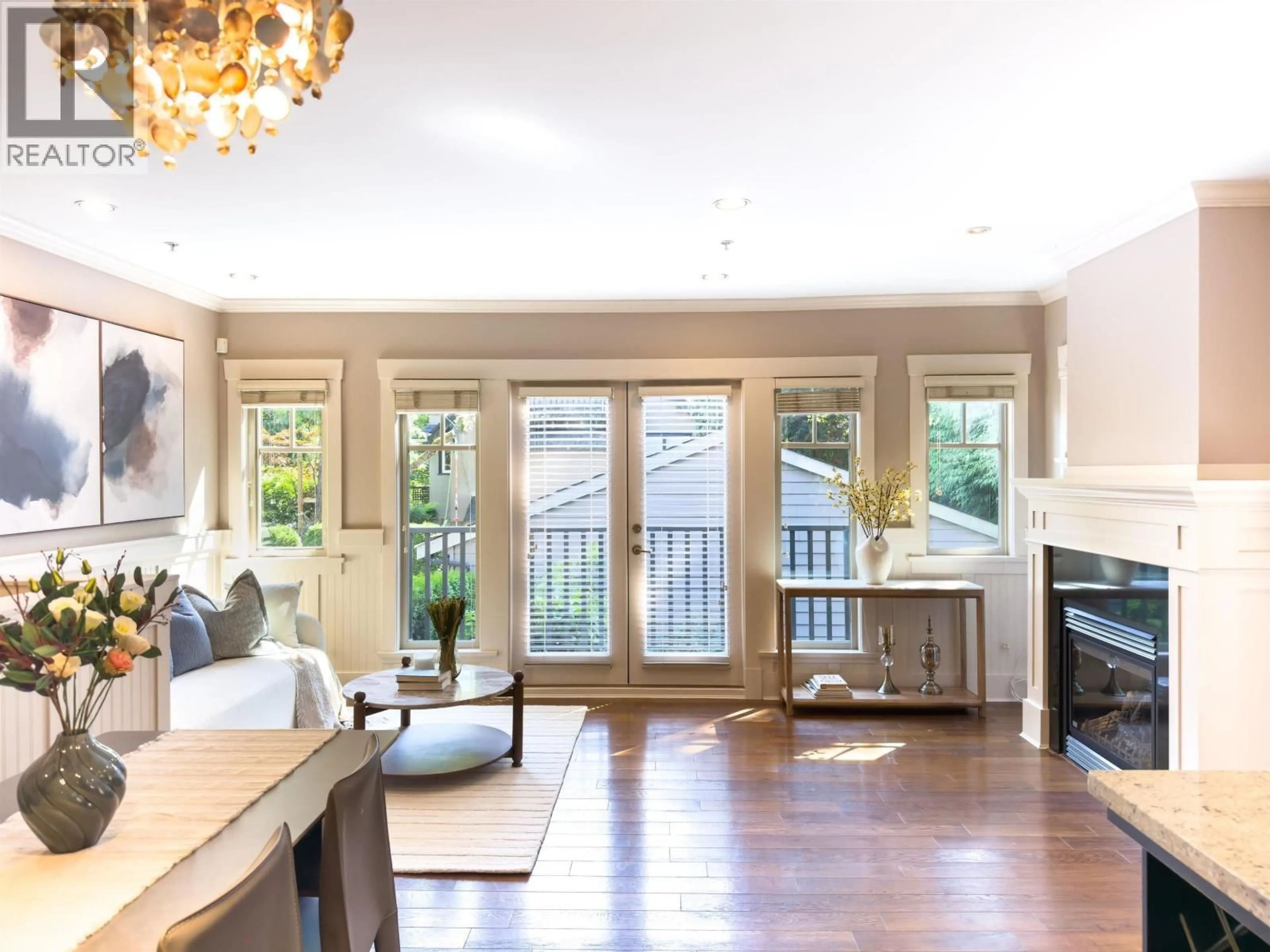 Unknown for 208 13TH AVENUE, Vancouver British Columbia V5Y1V9