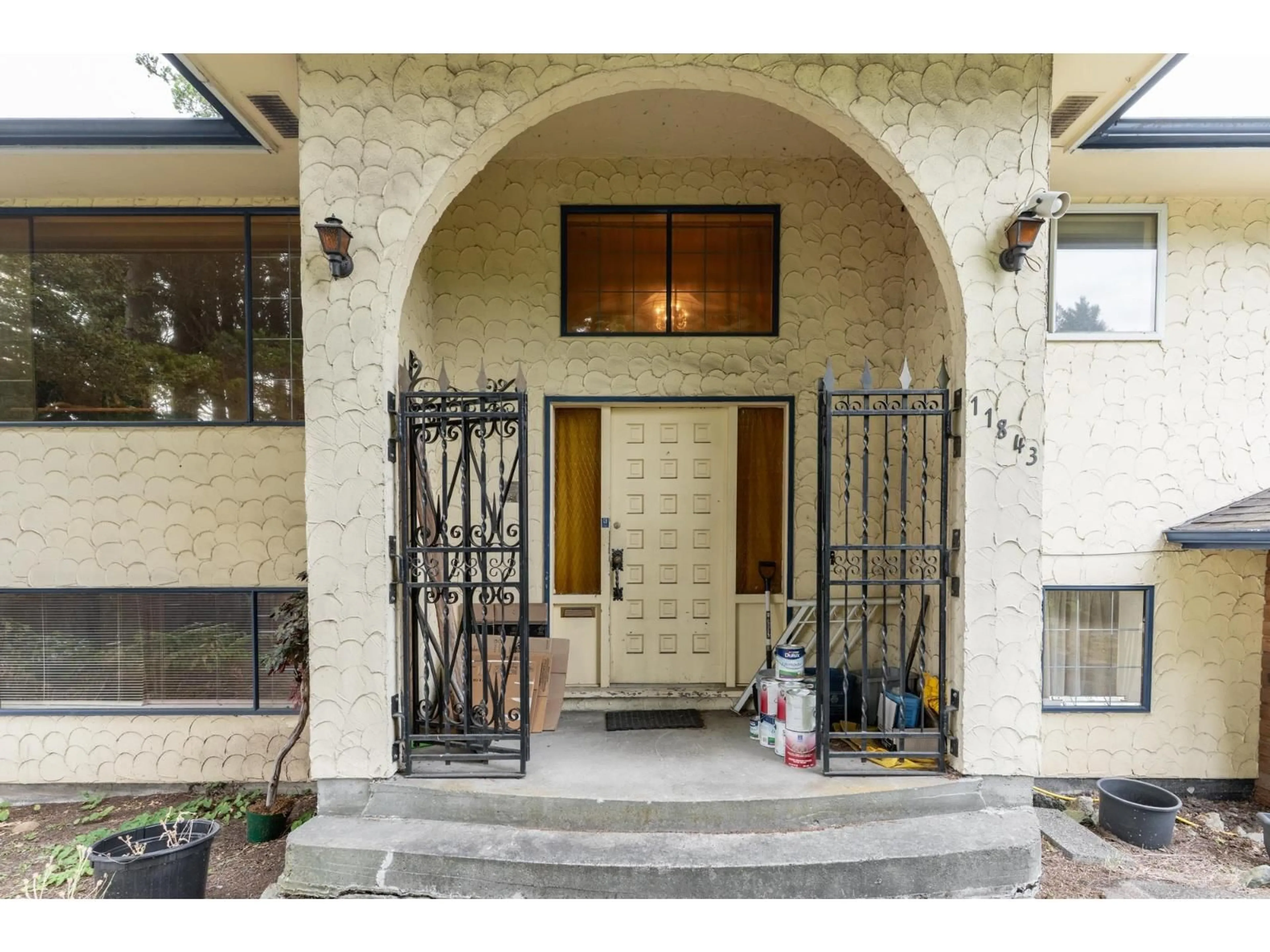 Indoor entryway for 11843 95A AVENUE, Delta British Columbia V4C3V9