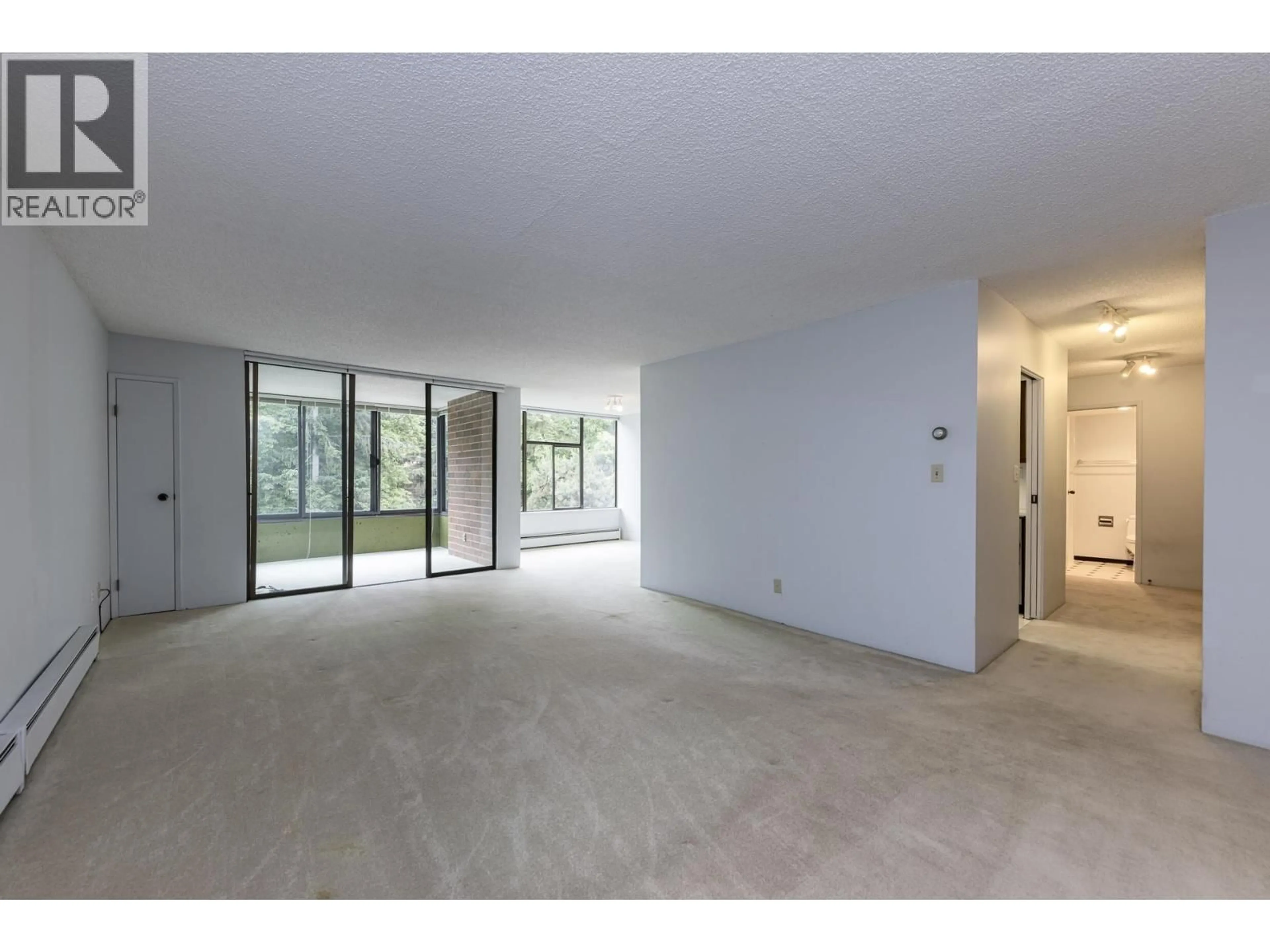 Indoor foyer for 407 - 4101 YEW STREET, Vancouver British Columbia V6L3B7