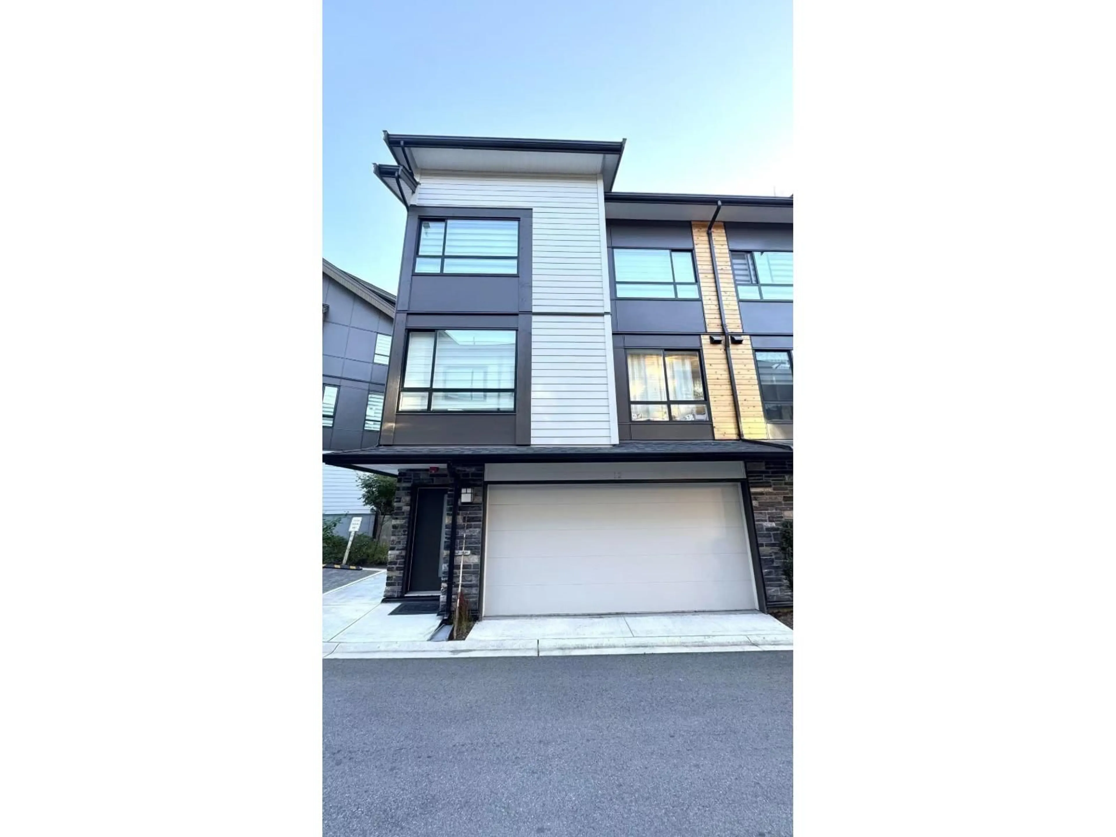 Unknown for 12 - 20559 86 AVENUE, Langley British Columbia V2Y2B6