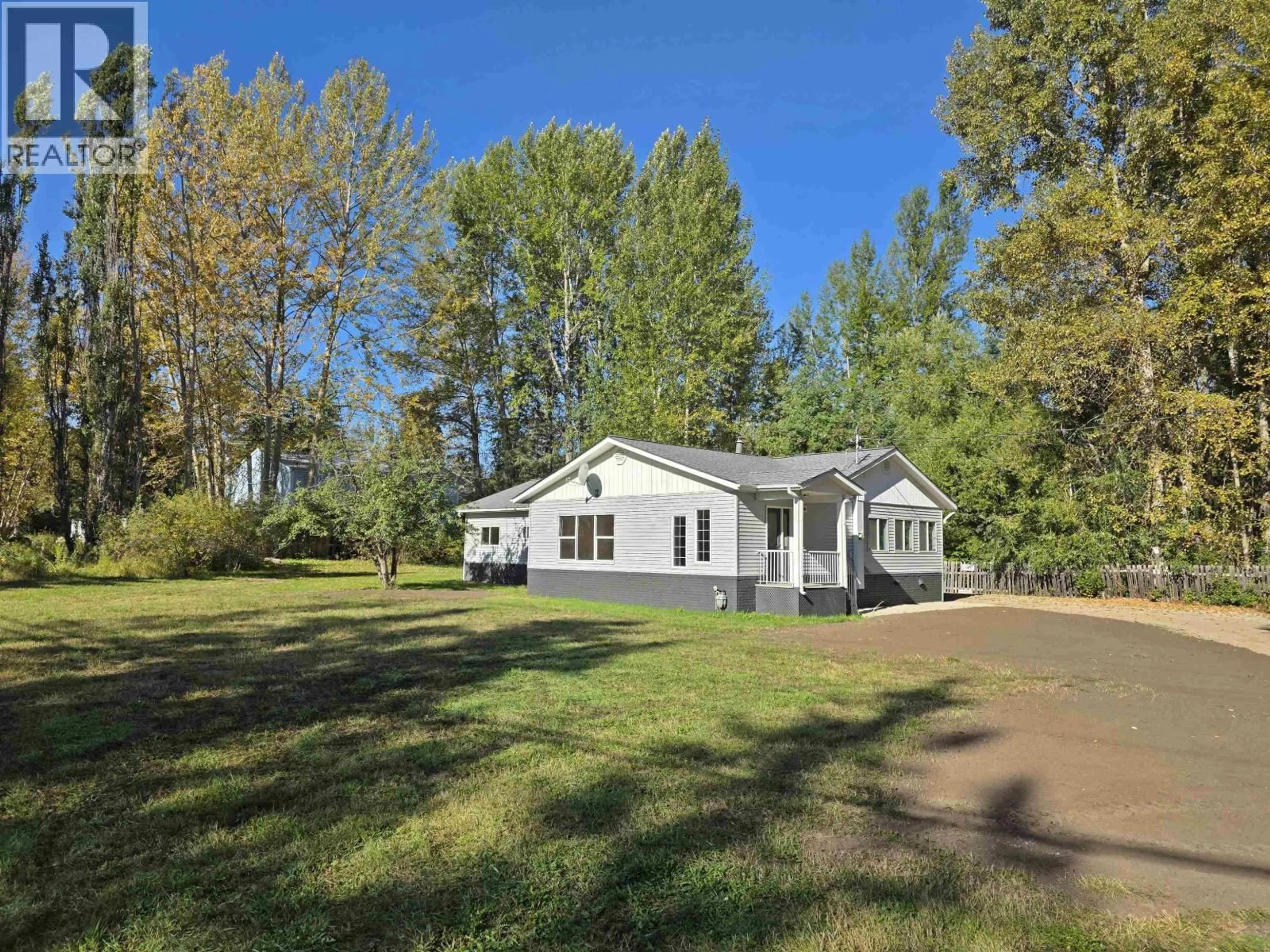 A pic from outside/outdoor area/front of a property/back of a property/a pic from drone, unknown for 1042 MAPLE DRIVE, Quesnel British Columbia V2J5M2