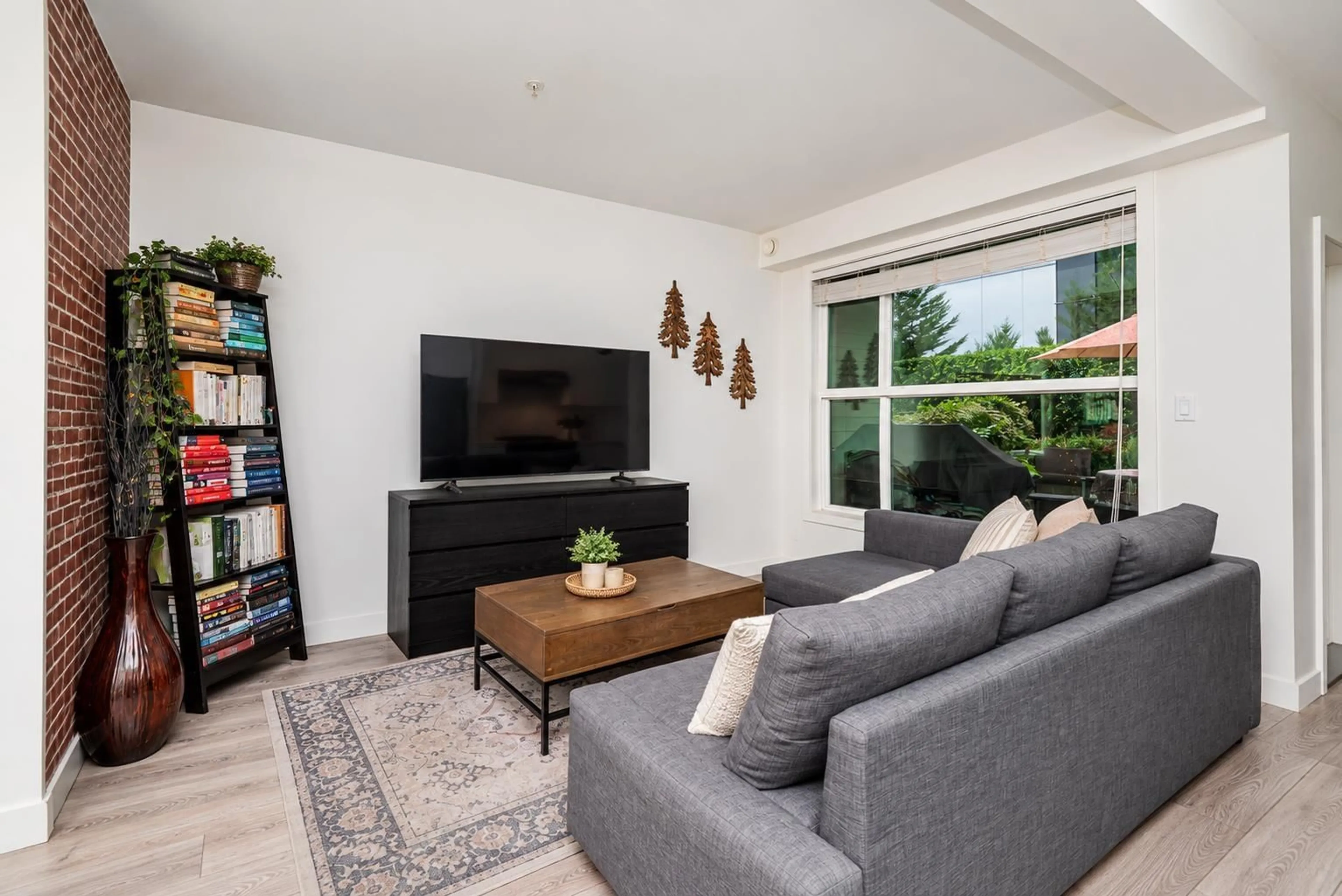 Living room with furniture, unknown for 108 - 7809 209 STREET, Langley British Columbia V2Y3N6