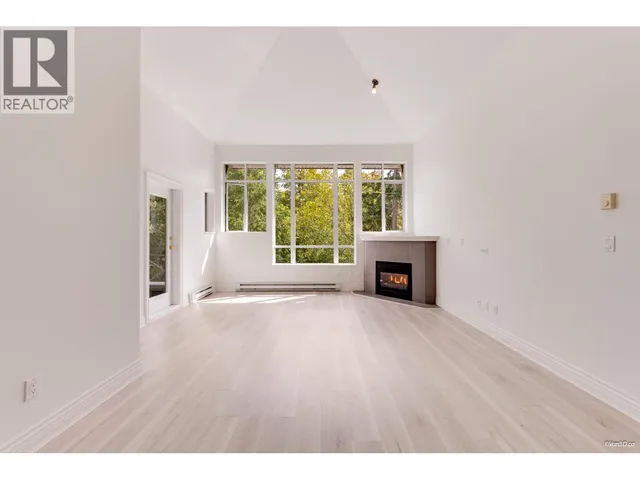 405 - 3625 WINDCREST DRIVE, North Vancouver 2
