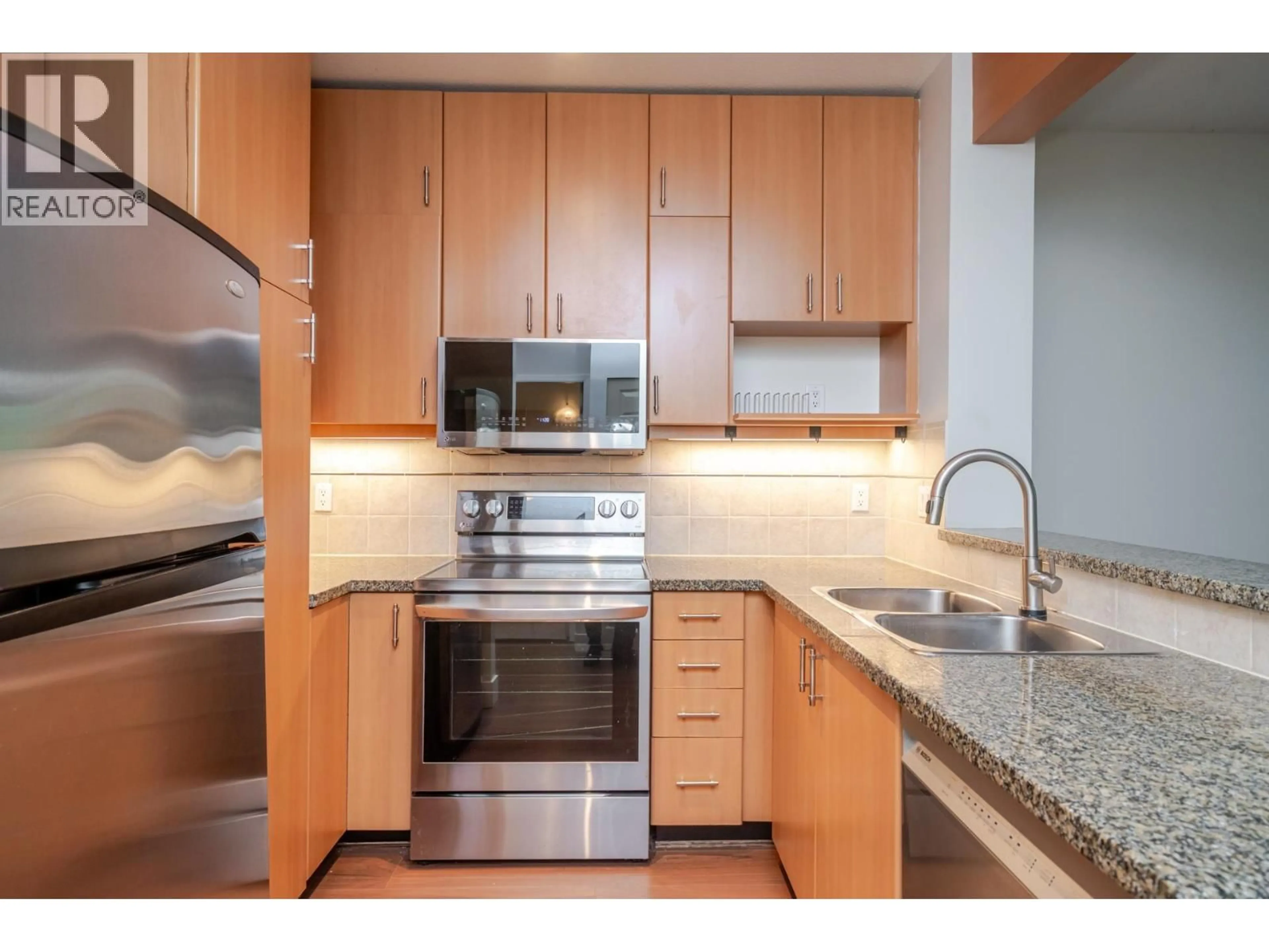 Standard kitchen, unknown for 204 - 580 RAVEN WOODS DRIVE, North Vancouver British Columbia V7G2T2
