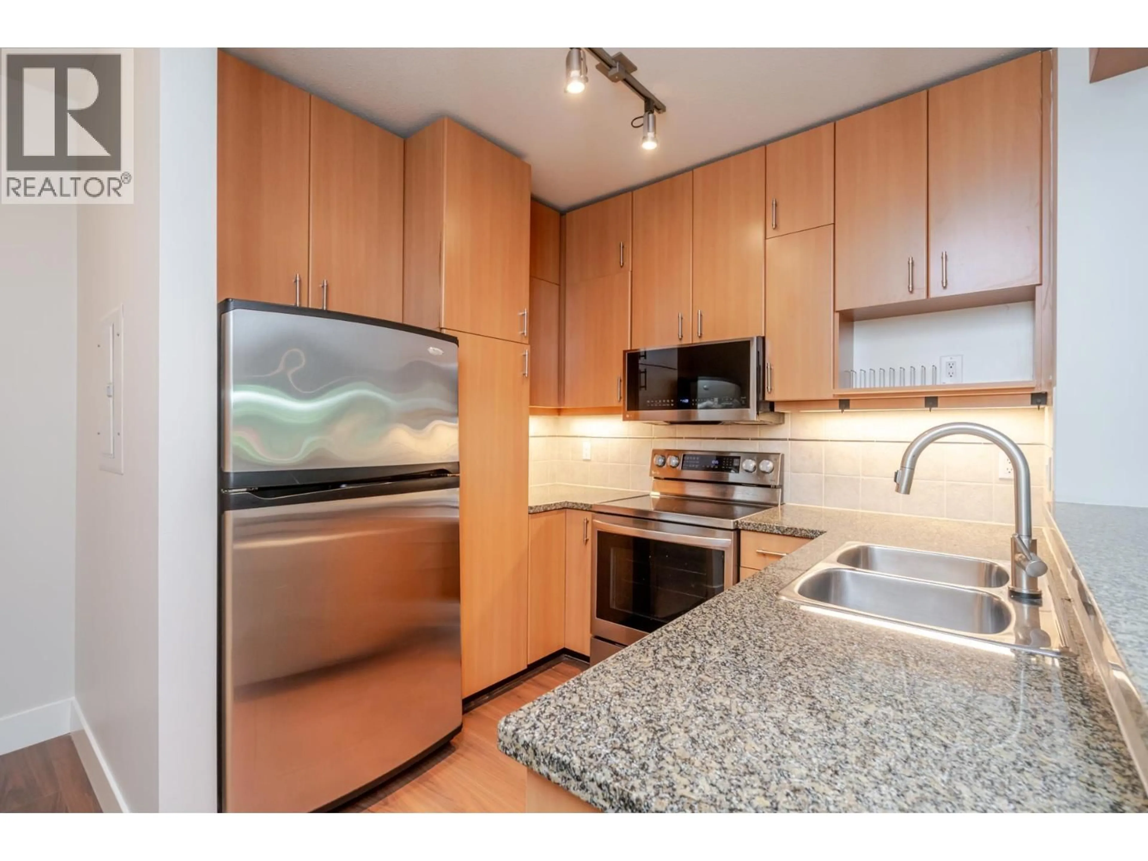 Standard kitchen, unknown for 204 - 580 RAVEN WOODS DRIVE, North Vancouver British Columbia V7G2T2