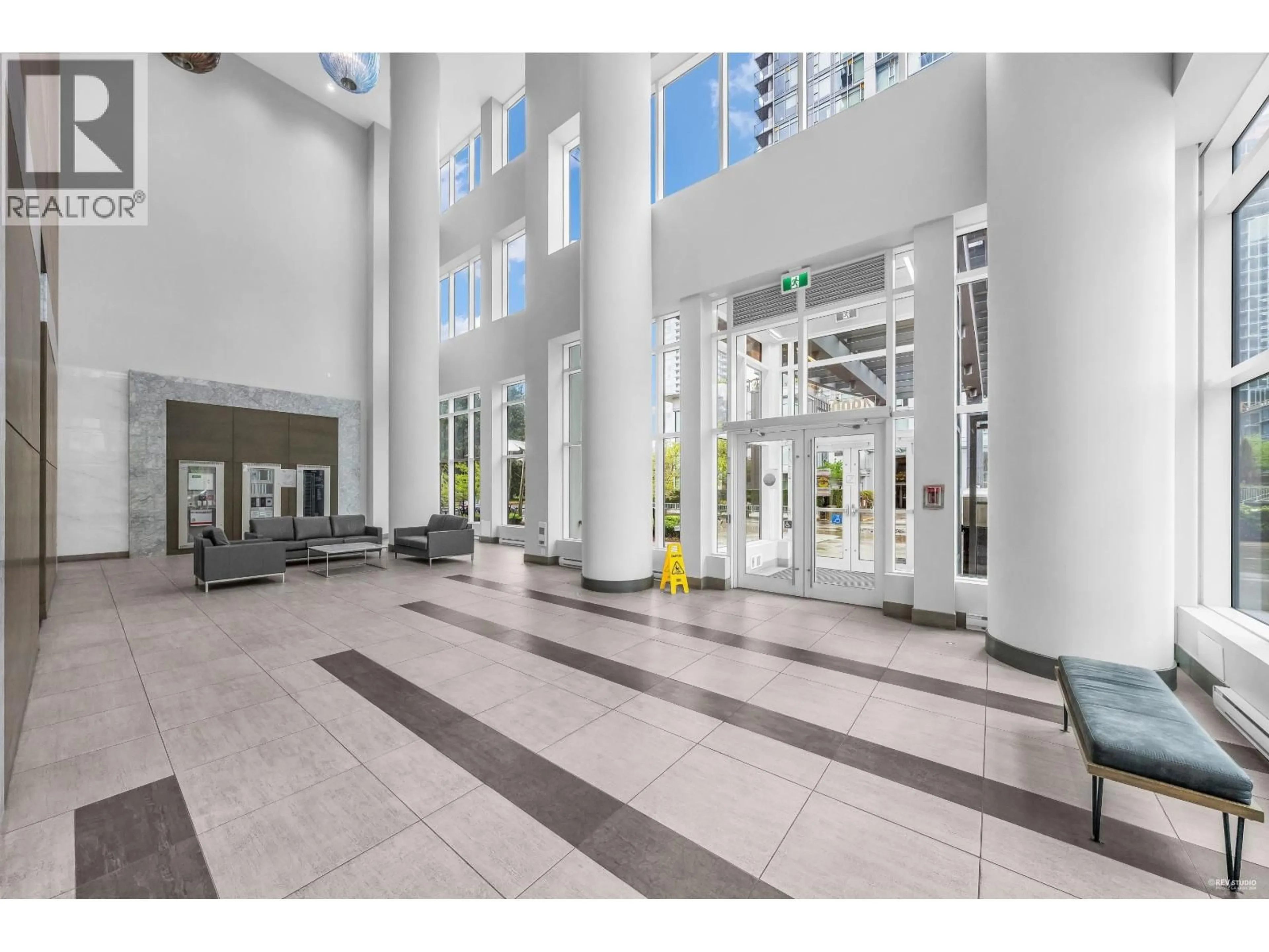 Indoor foyer for 2101 - 4900 LENNOX LANE, Burnaby British Columbia V5H0G9