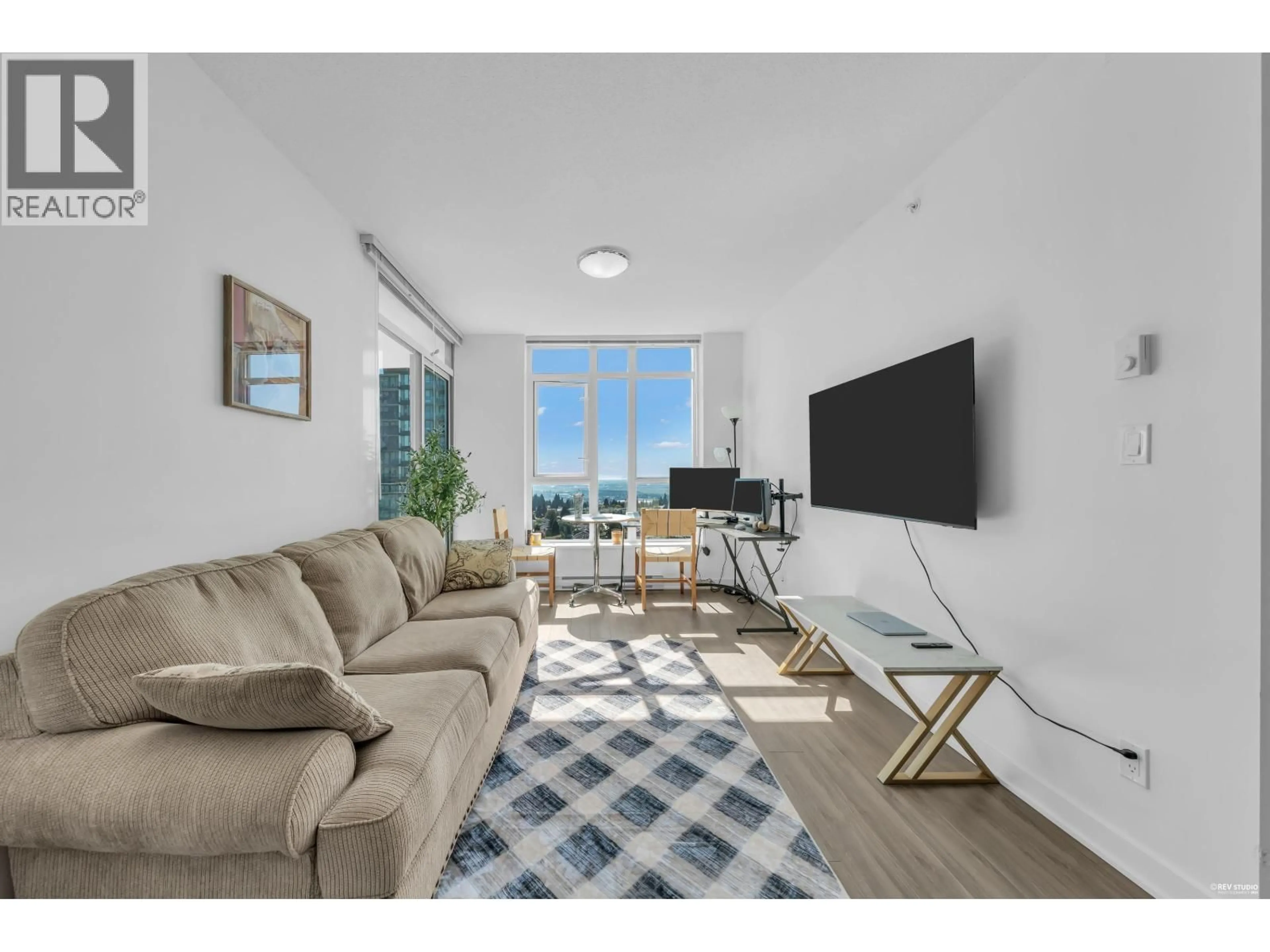 Living room with furniture, unknown for 2101 - 4900 LENNOX LANE, Burnaby British Columbia V5H0G9