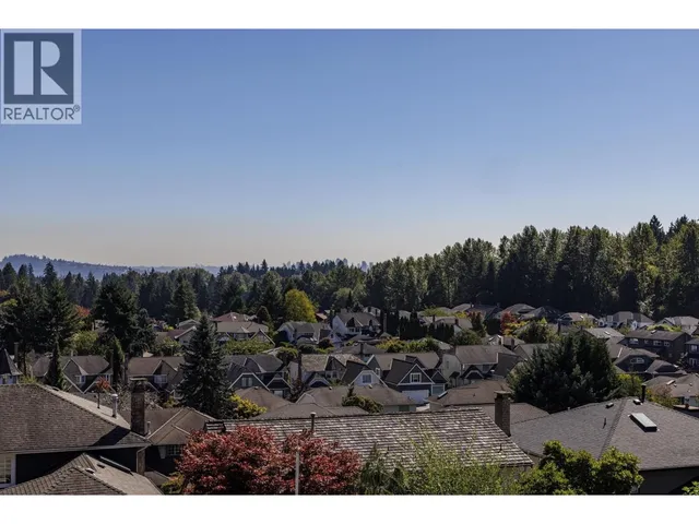 557 TEMPE CRESCENT, North Vancouver 3