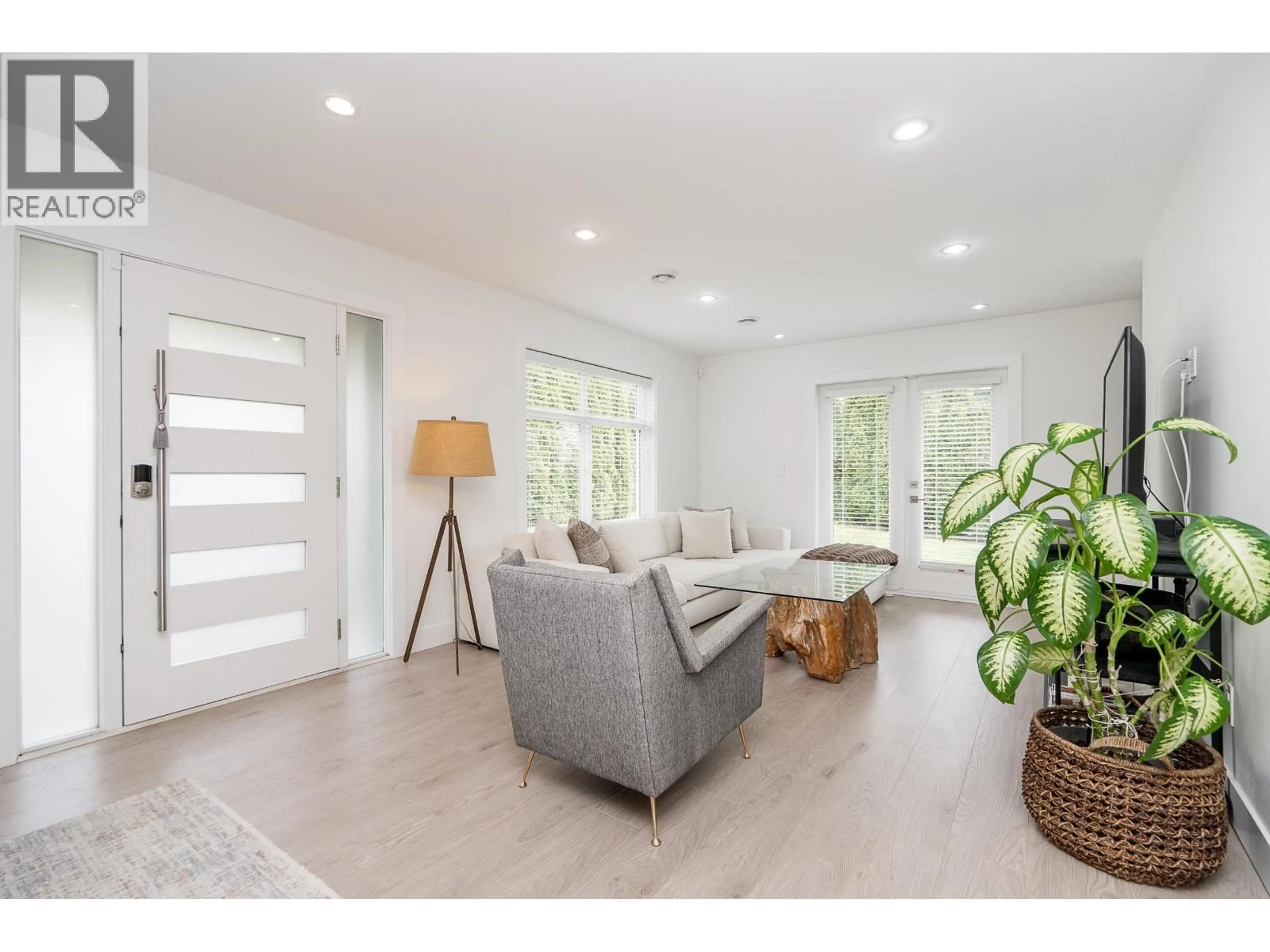 Living room with furniture, wood/laminate floor for 970 ROCHESTER AVENUE, Coquitlam British Columbia V3K2J3