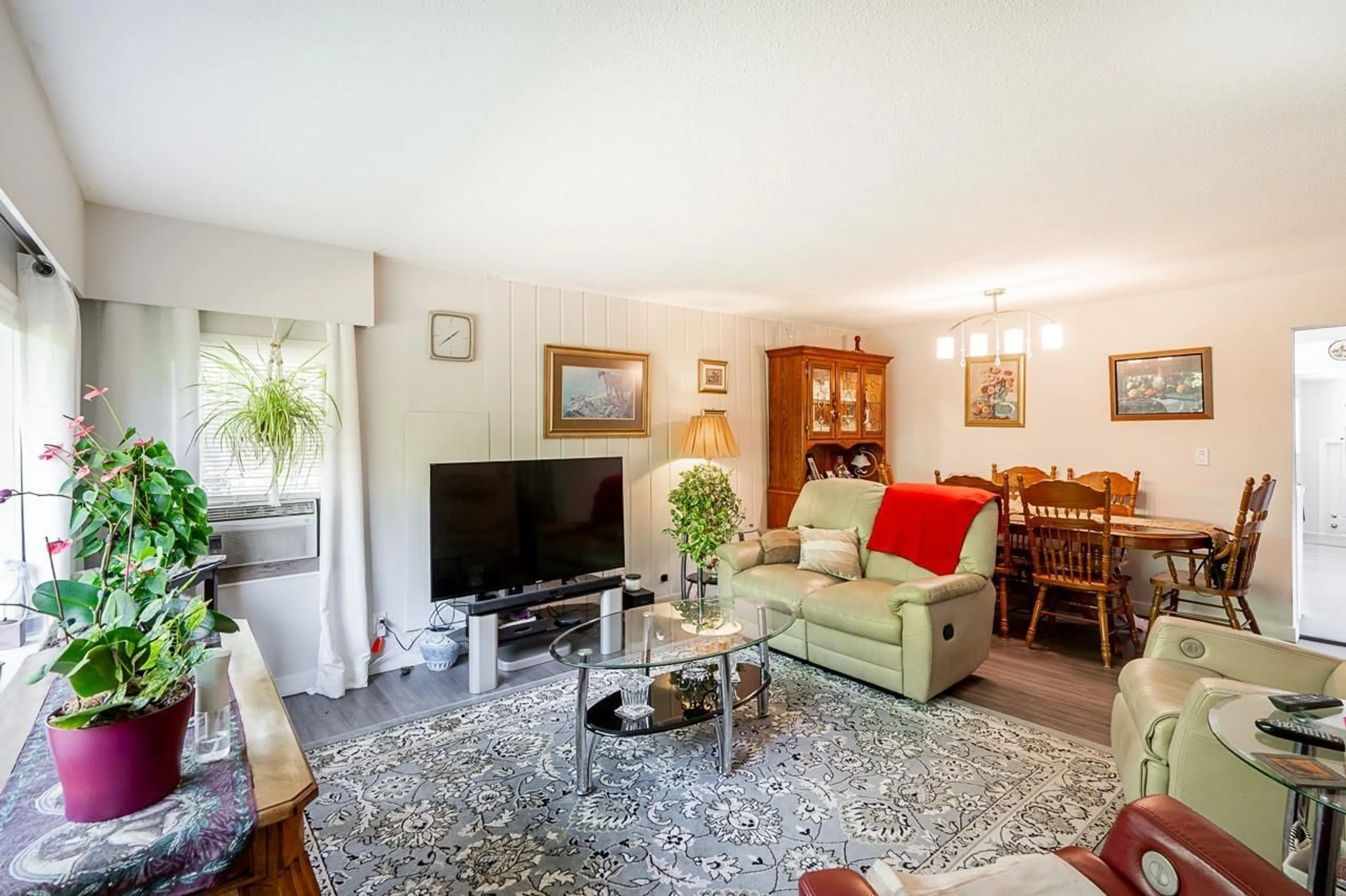 Living room with furniture, unknown for 17328 96 AVENUE, Surrey British Columbia V4N6H4