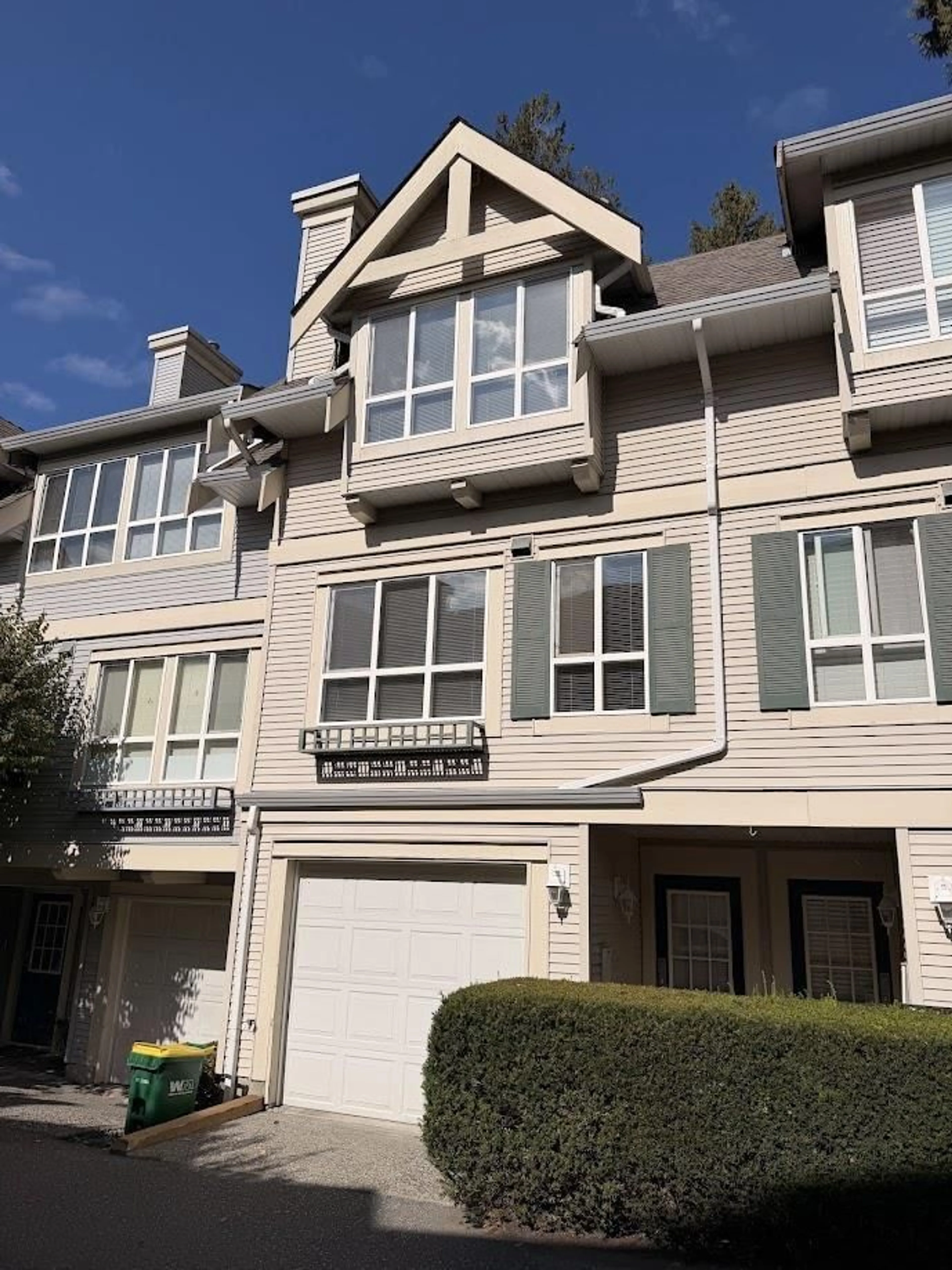 Home with vinyl exterior material, street for 90 - 8844 208 STREET, Langley British Columbia V1M3X7