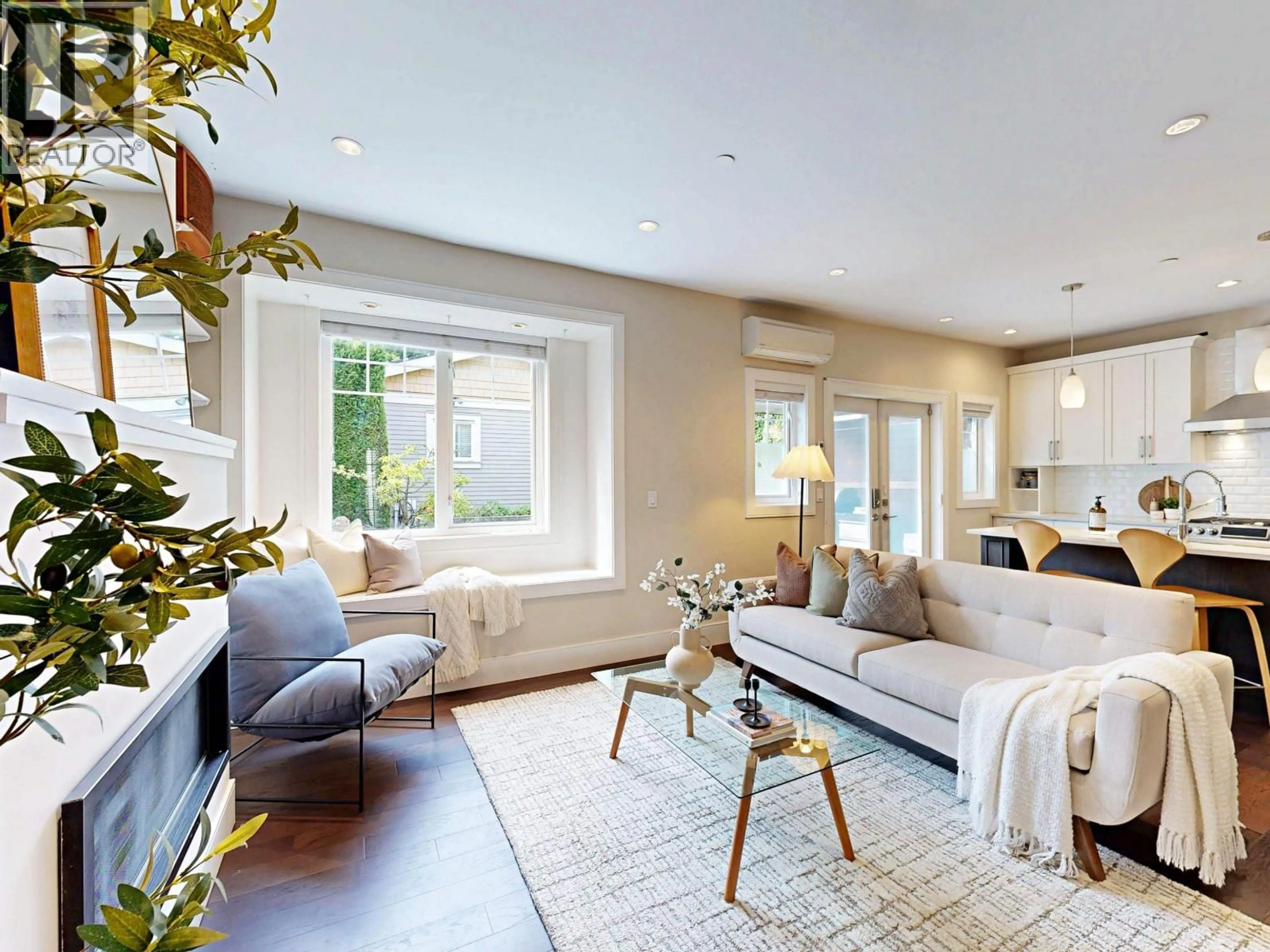 Living room with furniture, unknown for 1338 23RD AVENUE, Vancouver British Columbia V5V1Z2