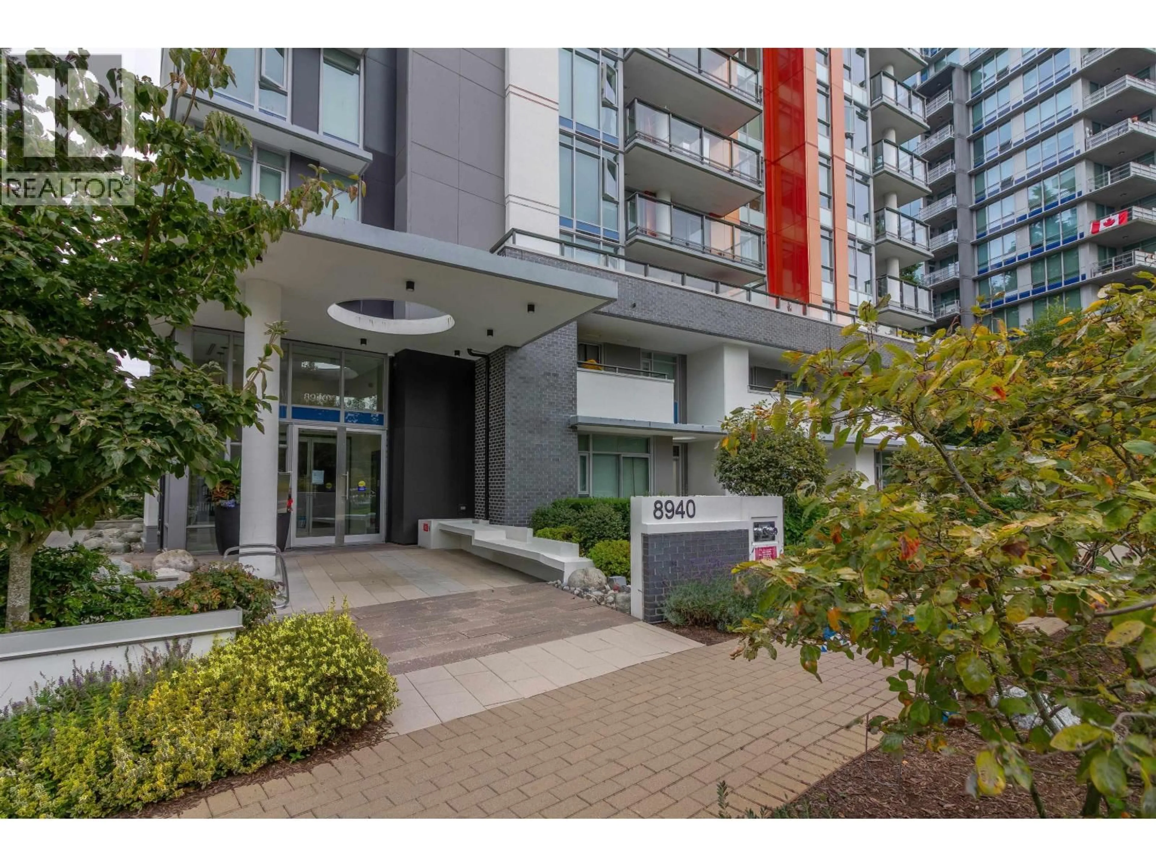 Indoor foyer for 201 - 8940 UNIVERSITY CRESCENT, Burnaby British Columbia V5A0E7