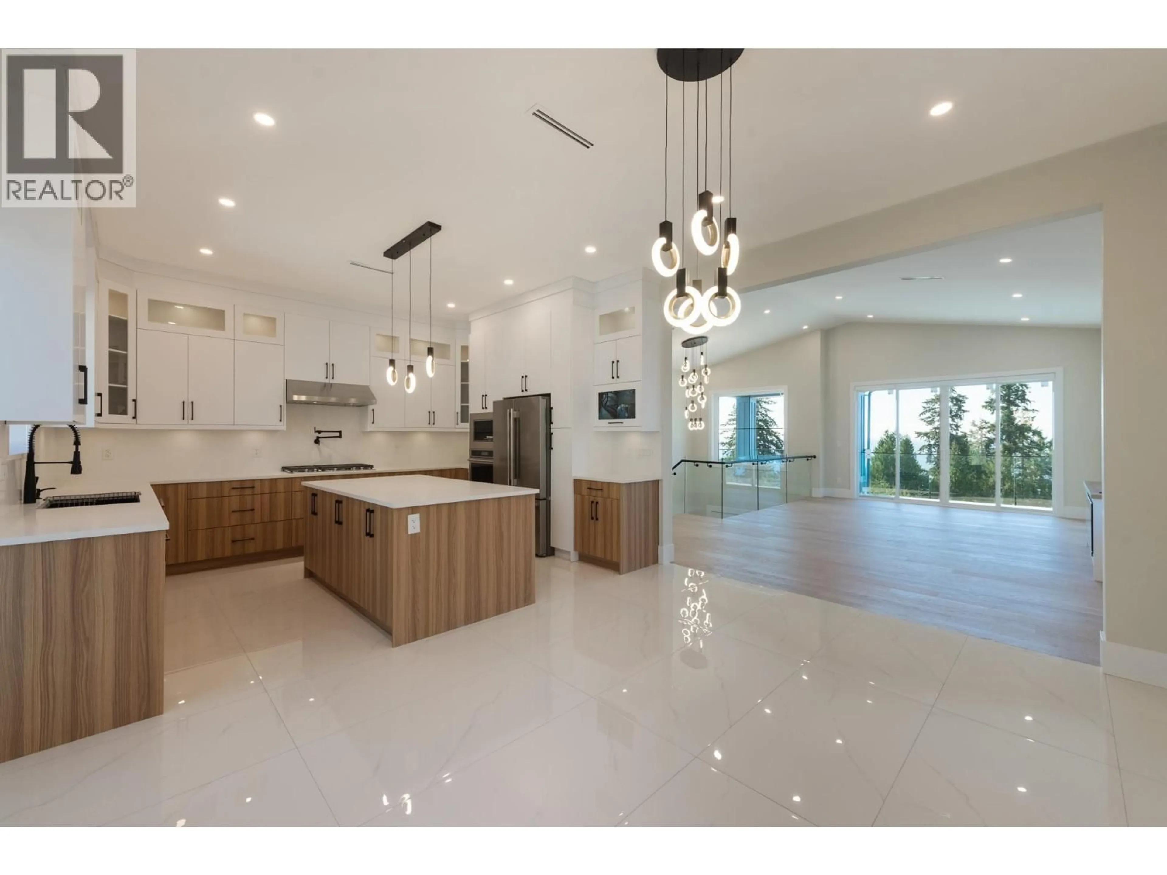 Open concept kitchen, ceramic/tile floor for 5972/74 BARNACLE STREET, Sechelt British Columbia V7Z0V4