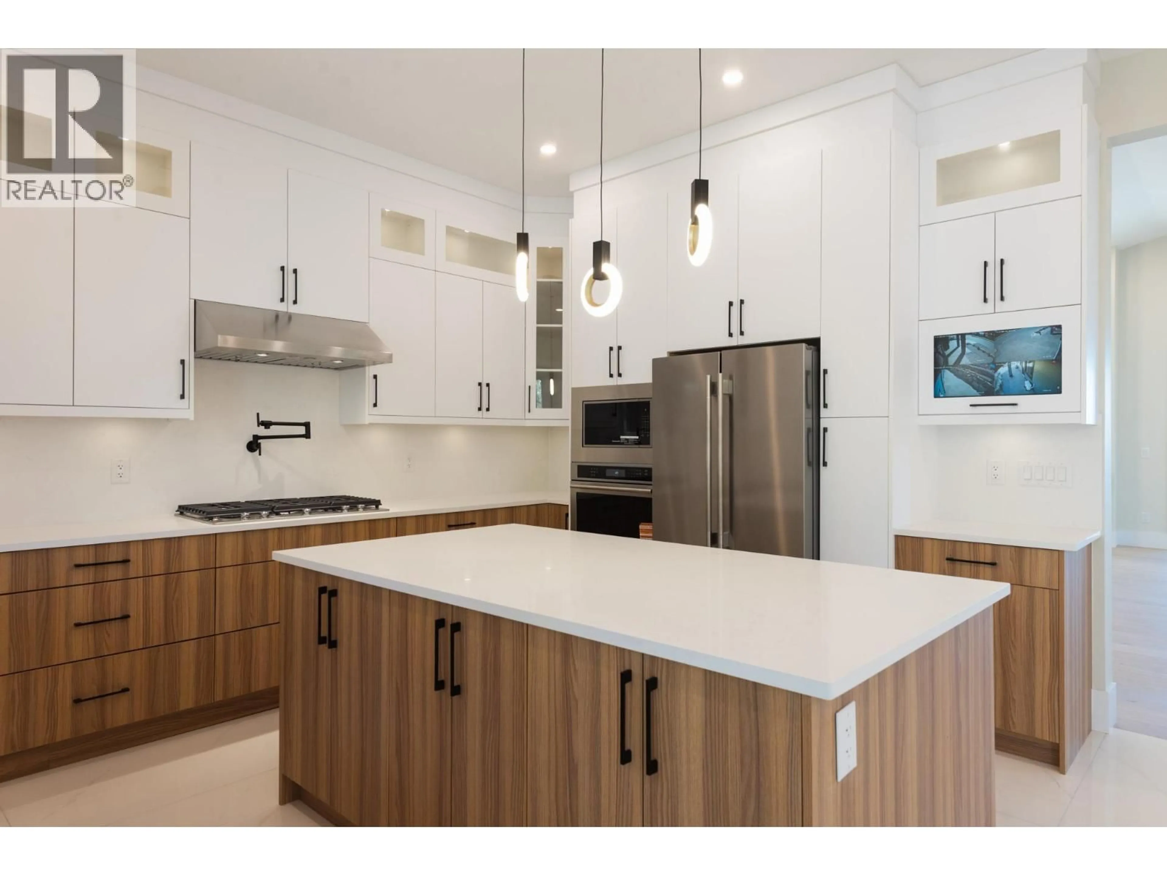 Contemporary kitchen, unknown for 5972/74 BARNACLE STREET, Sechelt British Columbia V7Z0V4