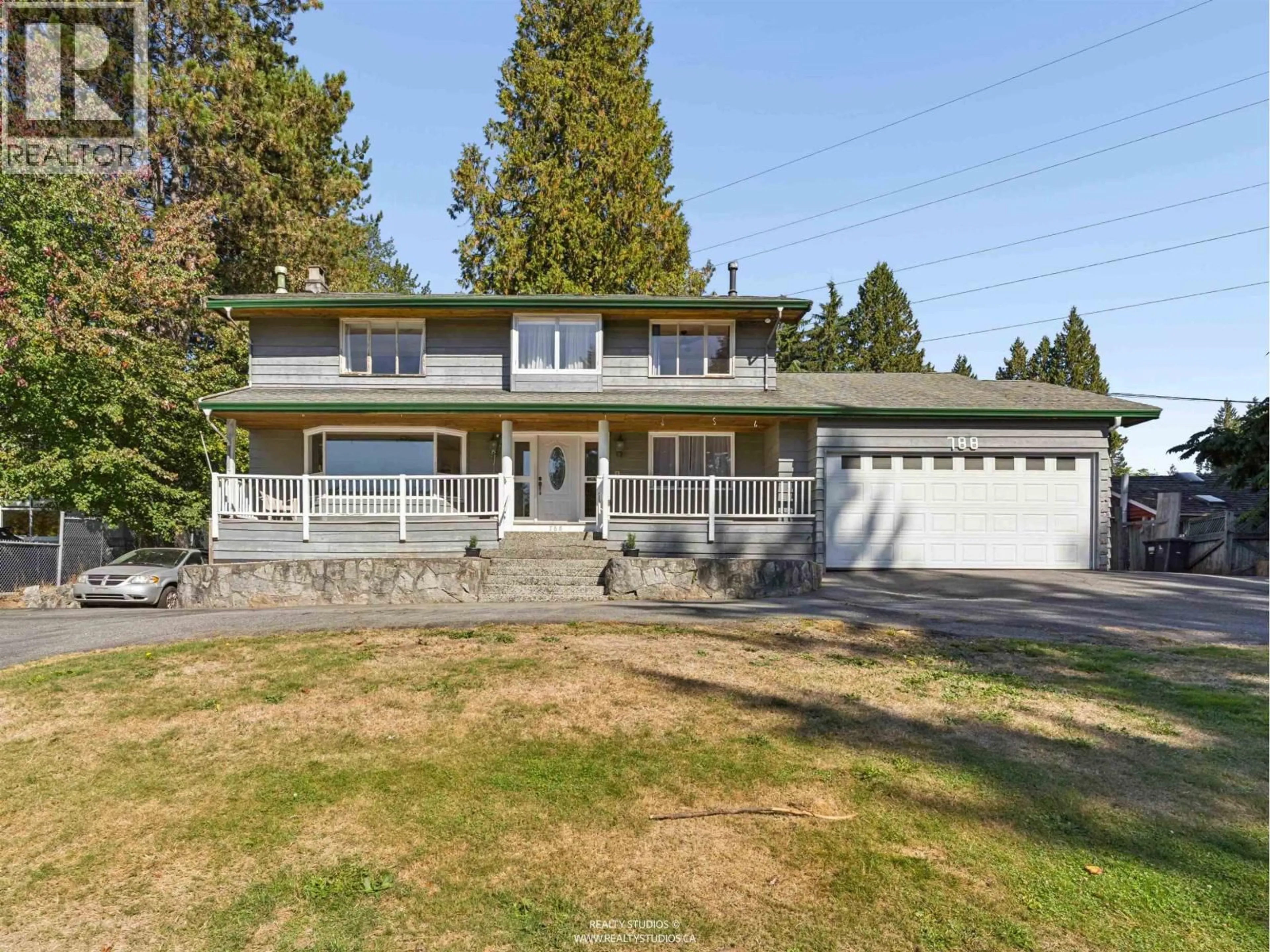 A pic from outside/outdoor area/front of a property/back of a property/a pic from drone, unknown for 788 26TH STREET, North Vancouver British Columbia V7K1A4
