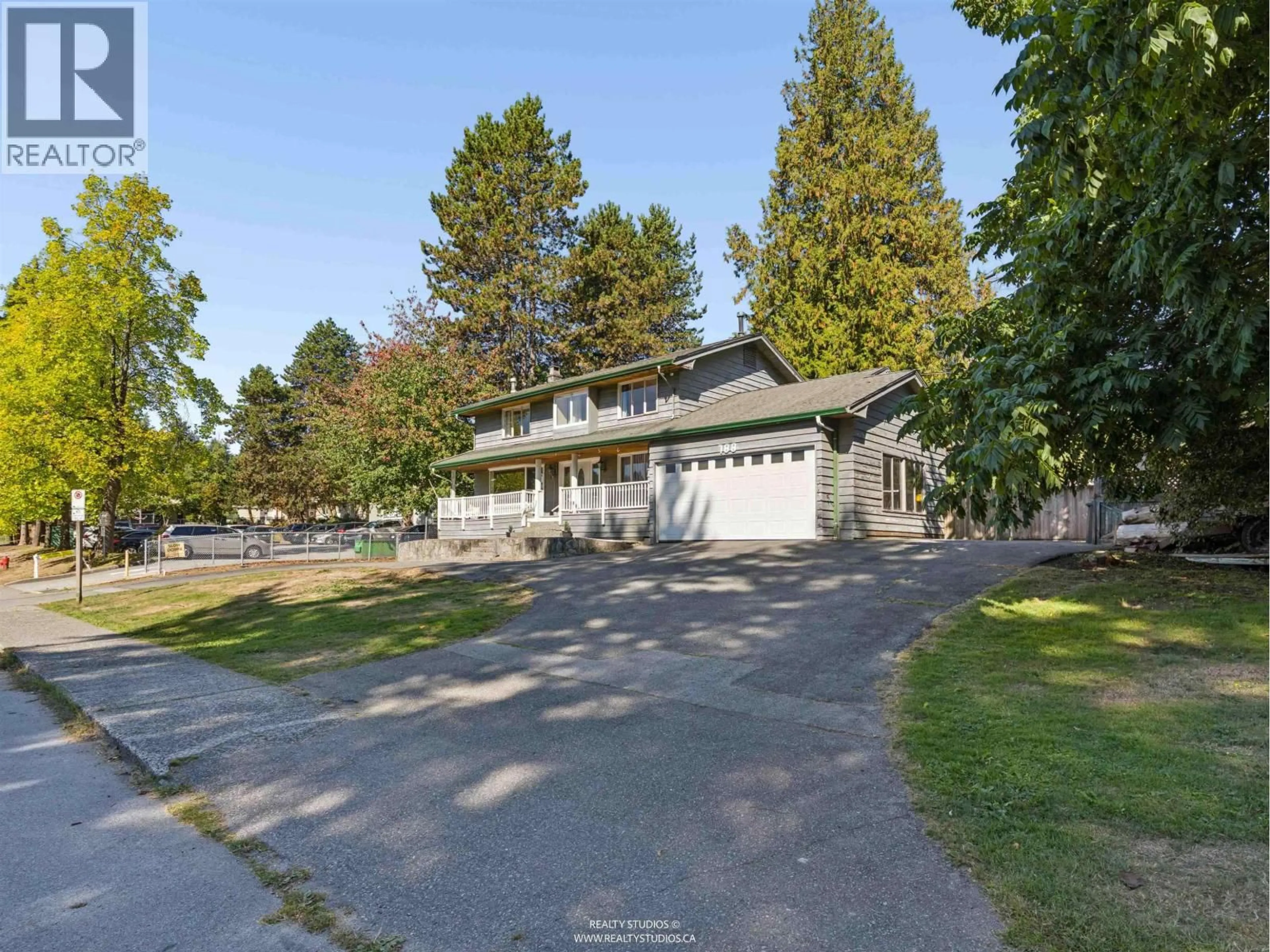 A pic from outside/outdoor area/front of a property/back of a property/a pic from drone, unknown for 788 26TH STREET, North Vancouver British Columbia V7K1A4