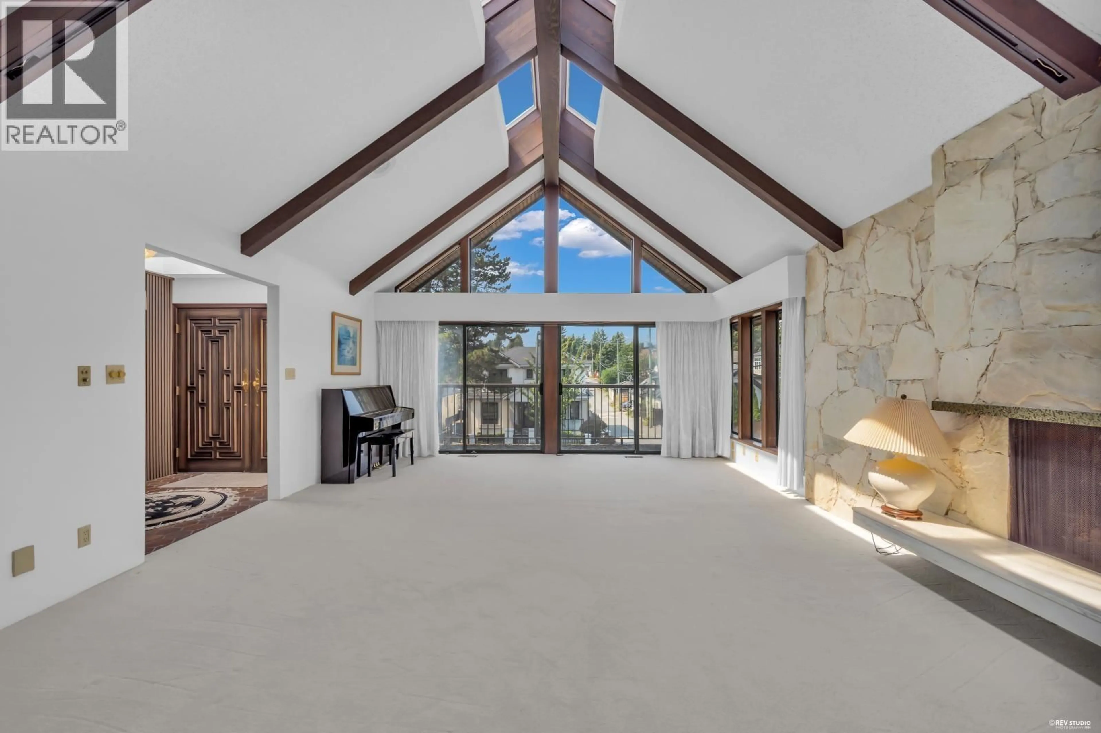 Indoor foyer for 5316 FLEMING STREET, Vancouver British Columbia V5P3E9