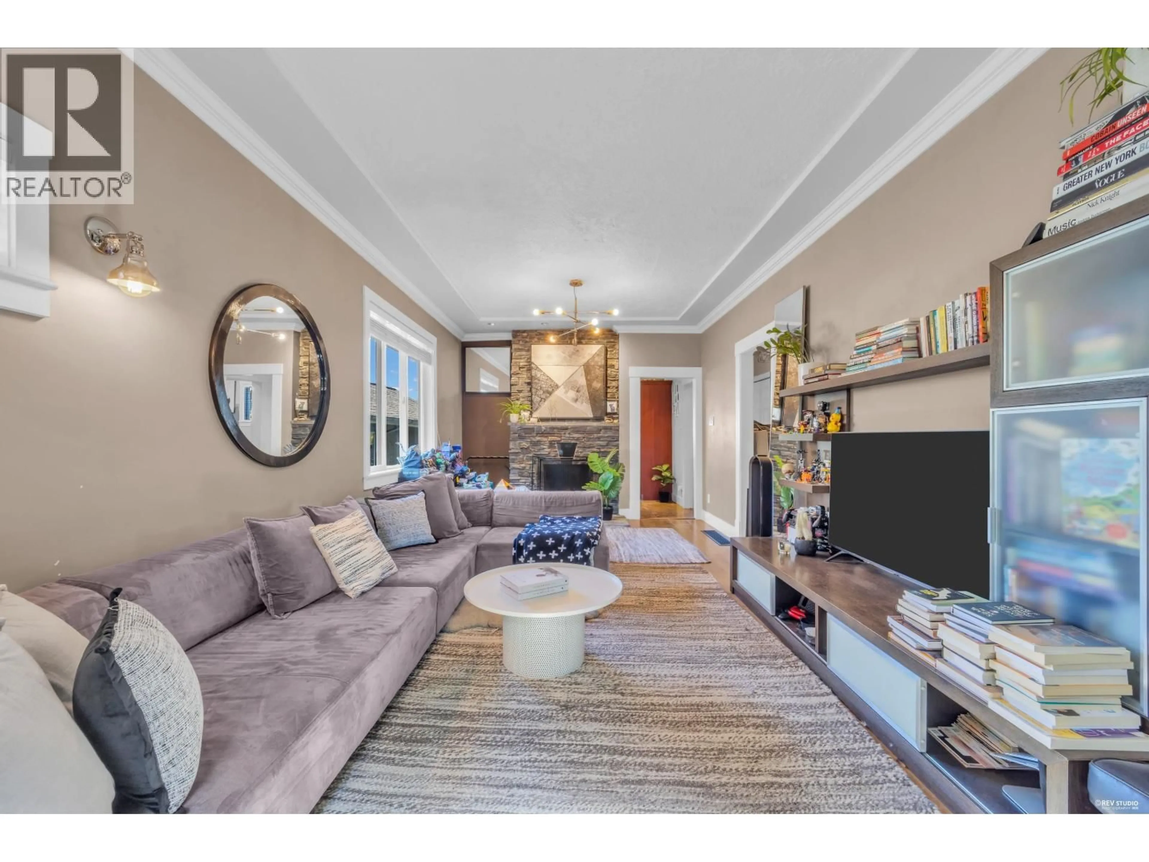 Living room with furniture, unknown for 2317 GRAVELEY STREET, Vancouver British Columbia V5L3C3