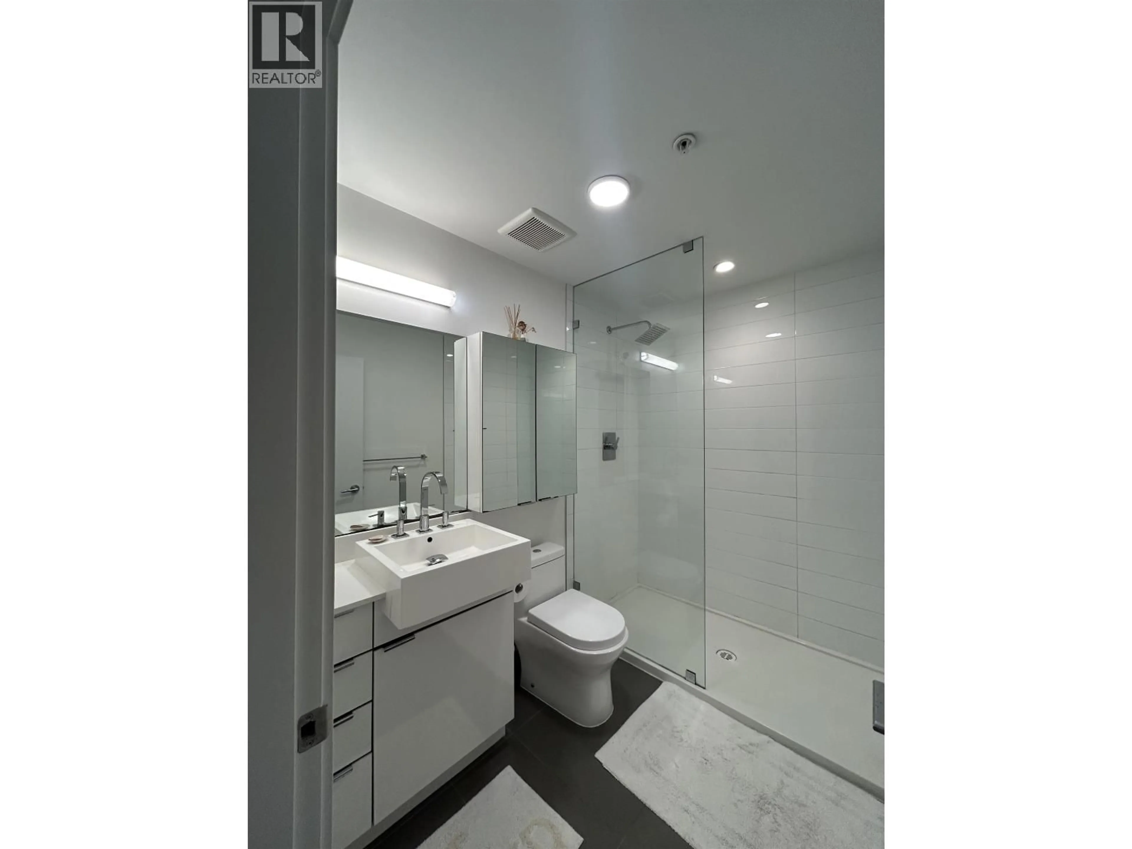 Standard bathroom, unknown for 211 - 1150 BAILEY STREET, Squamish British Columbia V8B0R4