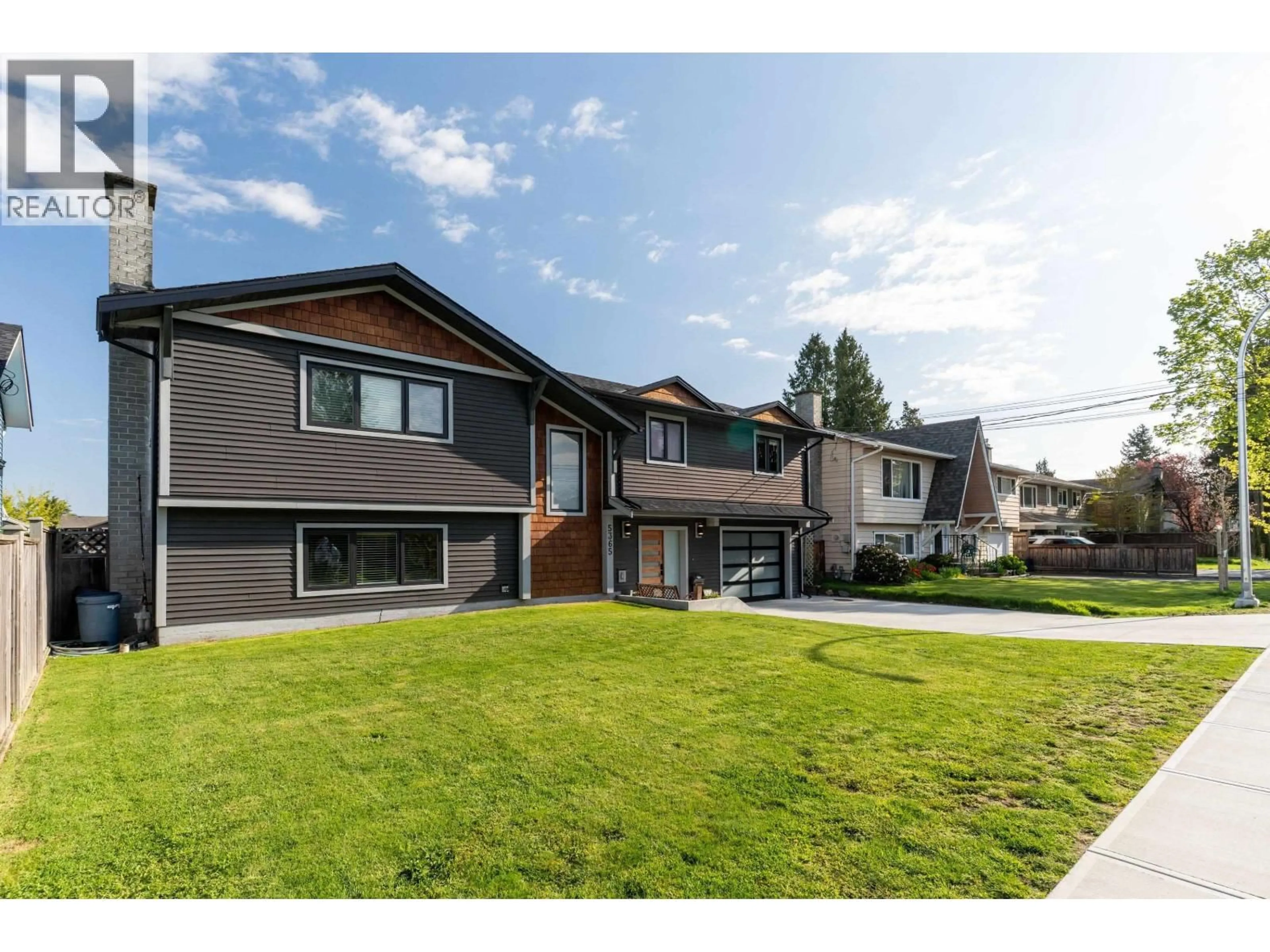 Home with vinyl exterior material, street for 5365 MAPLE CRESCENT, Delta British Columbia V4K1G1