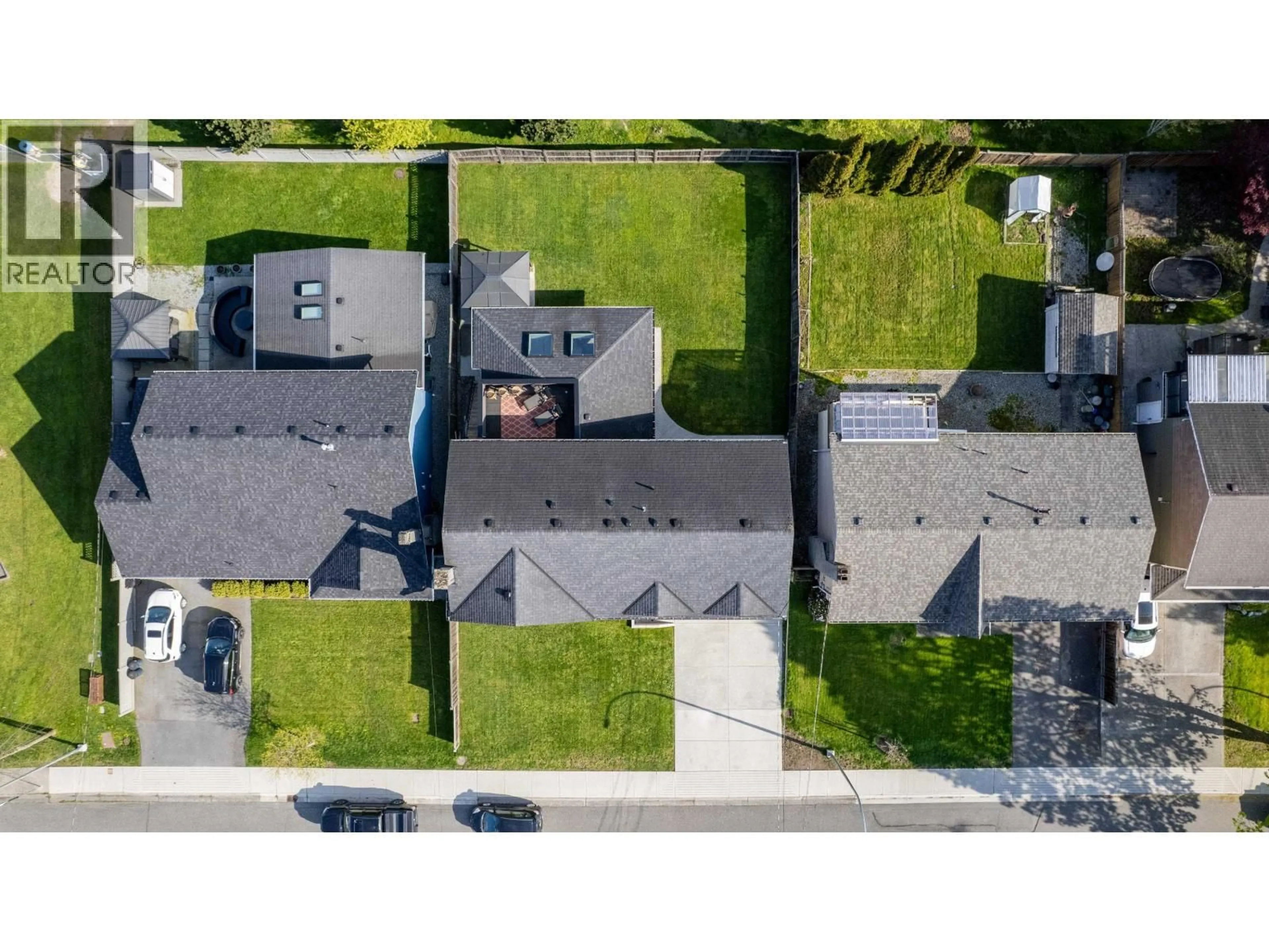 A pic from outside/outdoor area/front of a property/back of a property/a pic from drone, street for 5365 MAPLE CRESCENT, Delta British Columbia V4K1G1