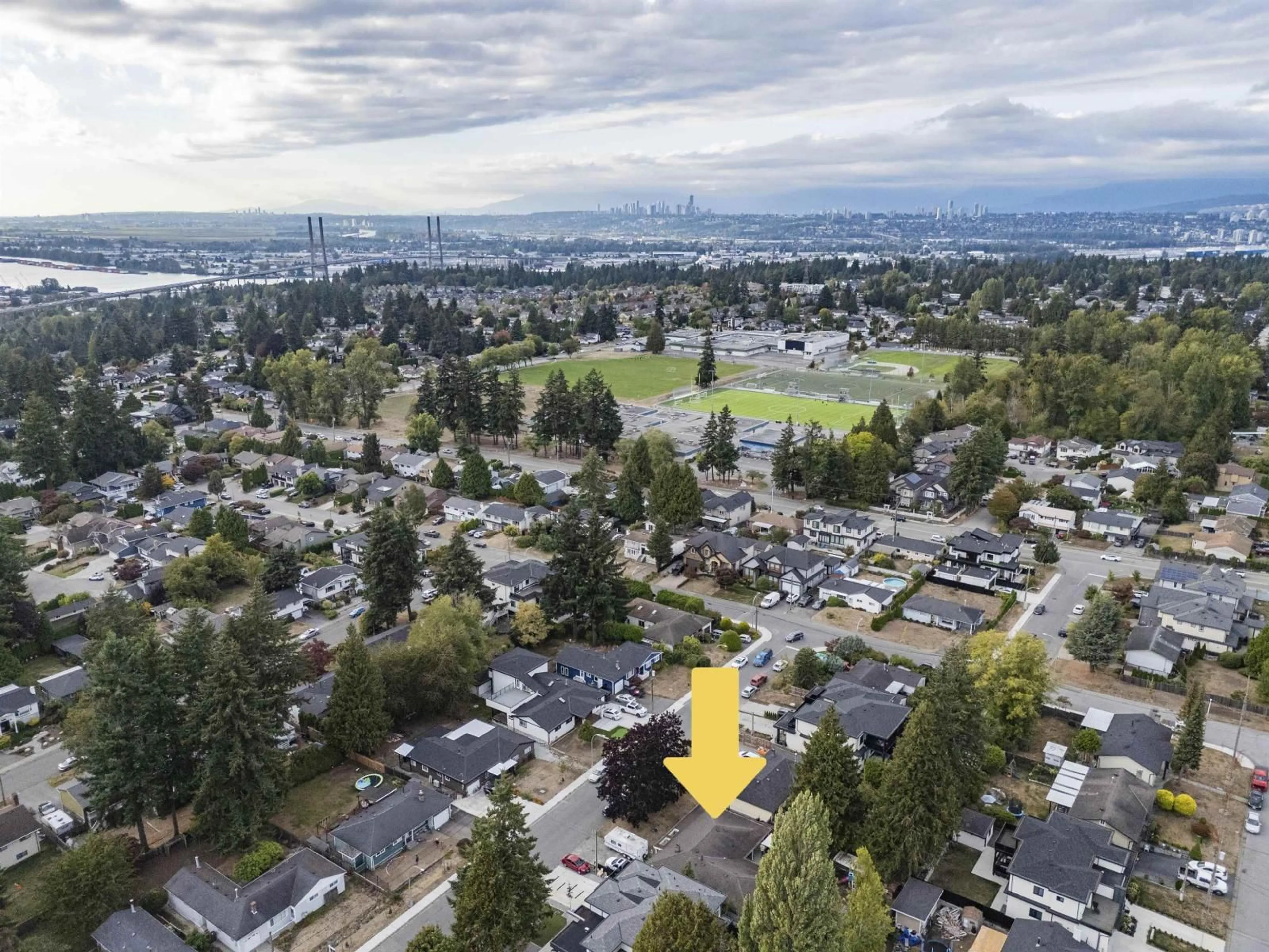 A pic from outside/outdoor area/front of a property/back of a property/a pic from drone, mountain view for 7920 110 STREET, Delta British Columbia V4C4H5