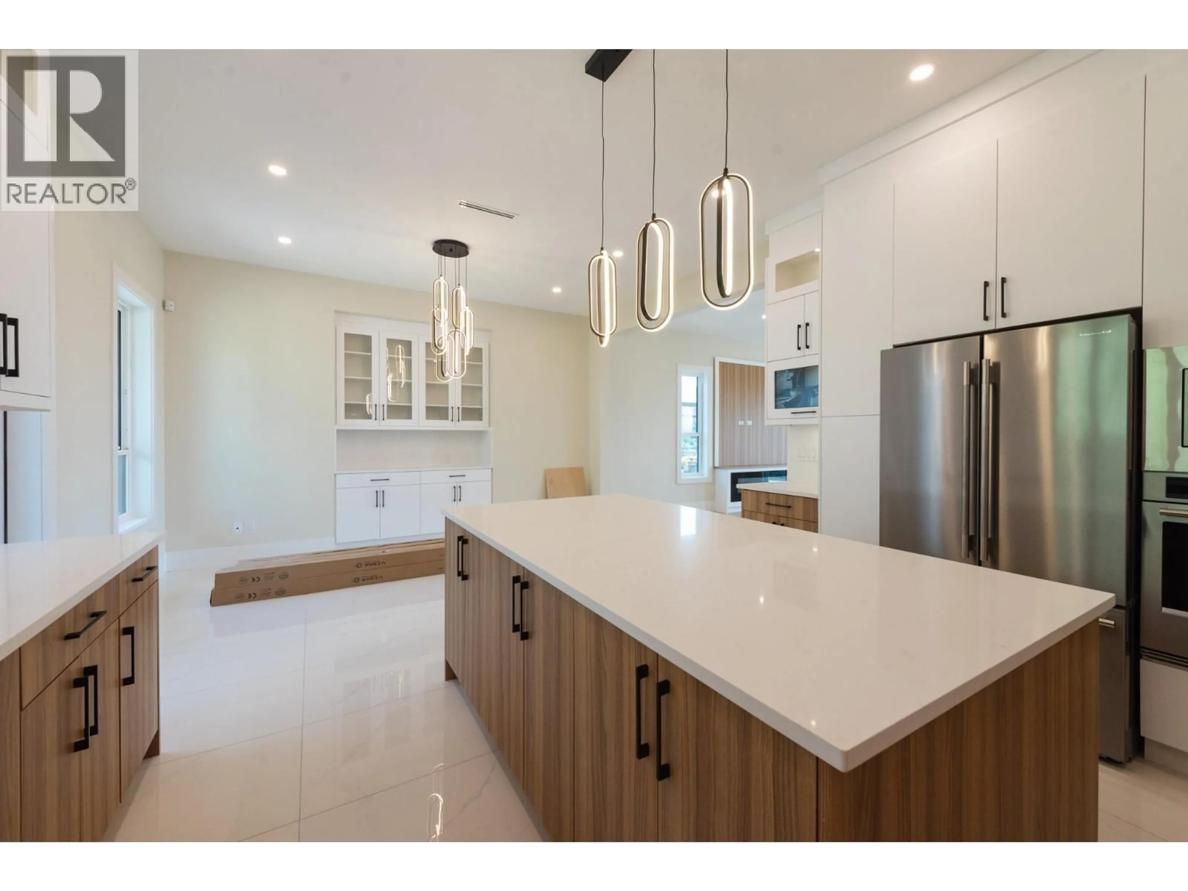 Open concept kitchen, ceramic/tile floor for 5962/64 BARNACLE STREET, Sechelt British Columbia V7Z0V4
