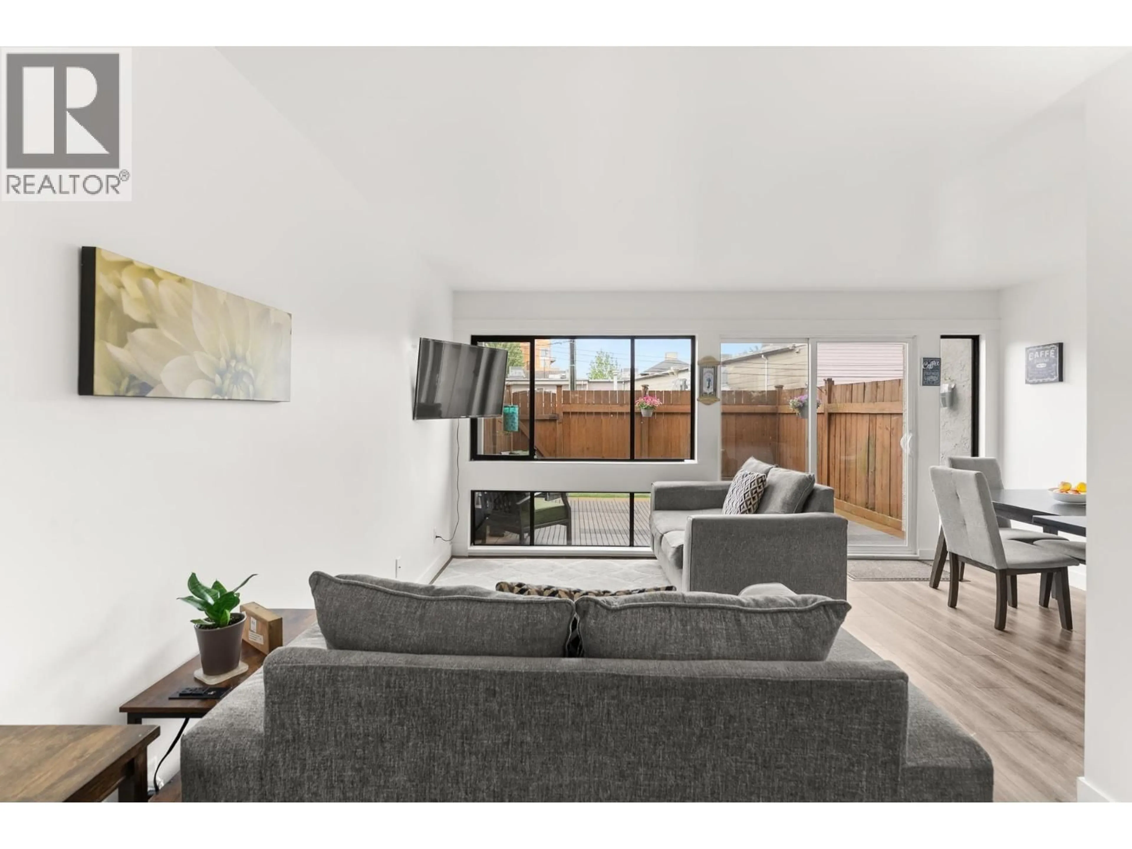 Living room with furniture, unknown for 4816 TURNBUCKLE WYND, Delta British Columbia V4K4A6