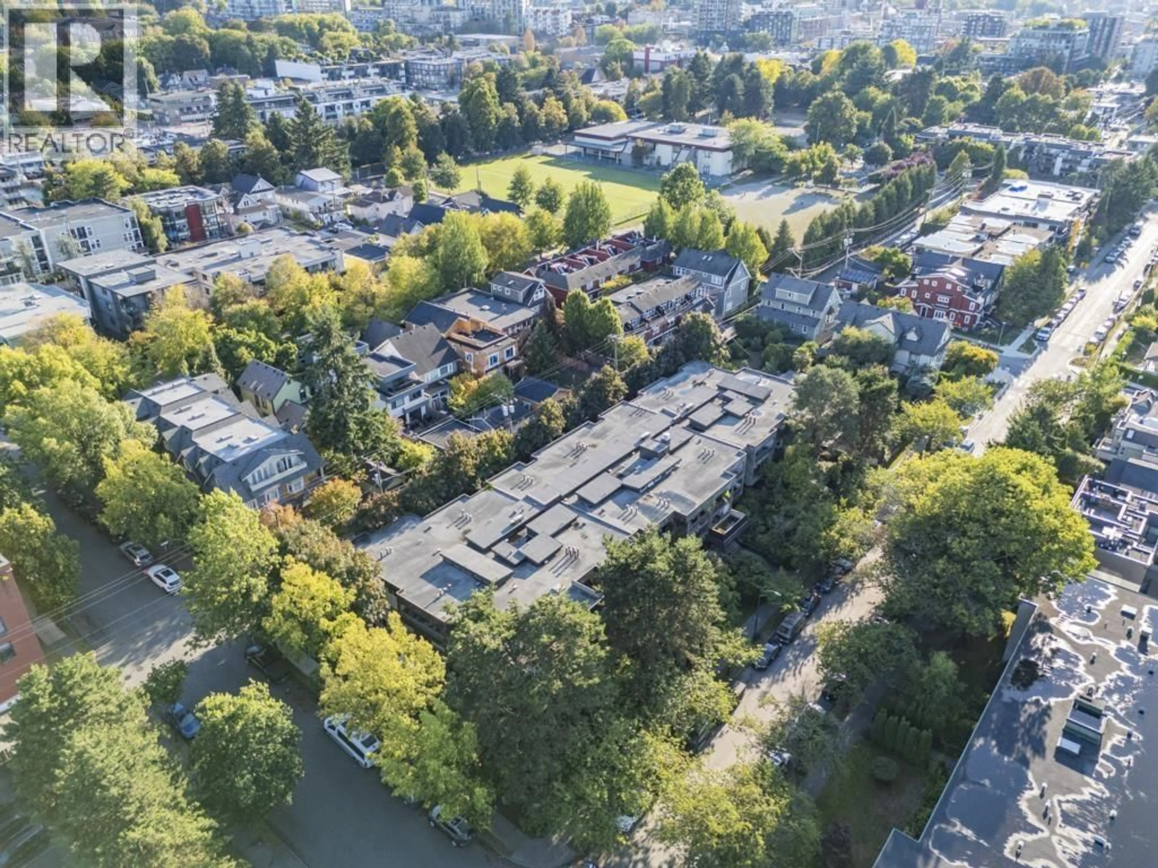 A pic from outside/outdoor area/front of a property/back of a property/a pic from drone, street for 212 - 550 6TH AVENUE, Vancouver British Columbia V5T4H2