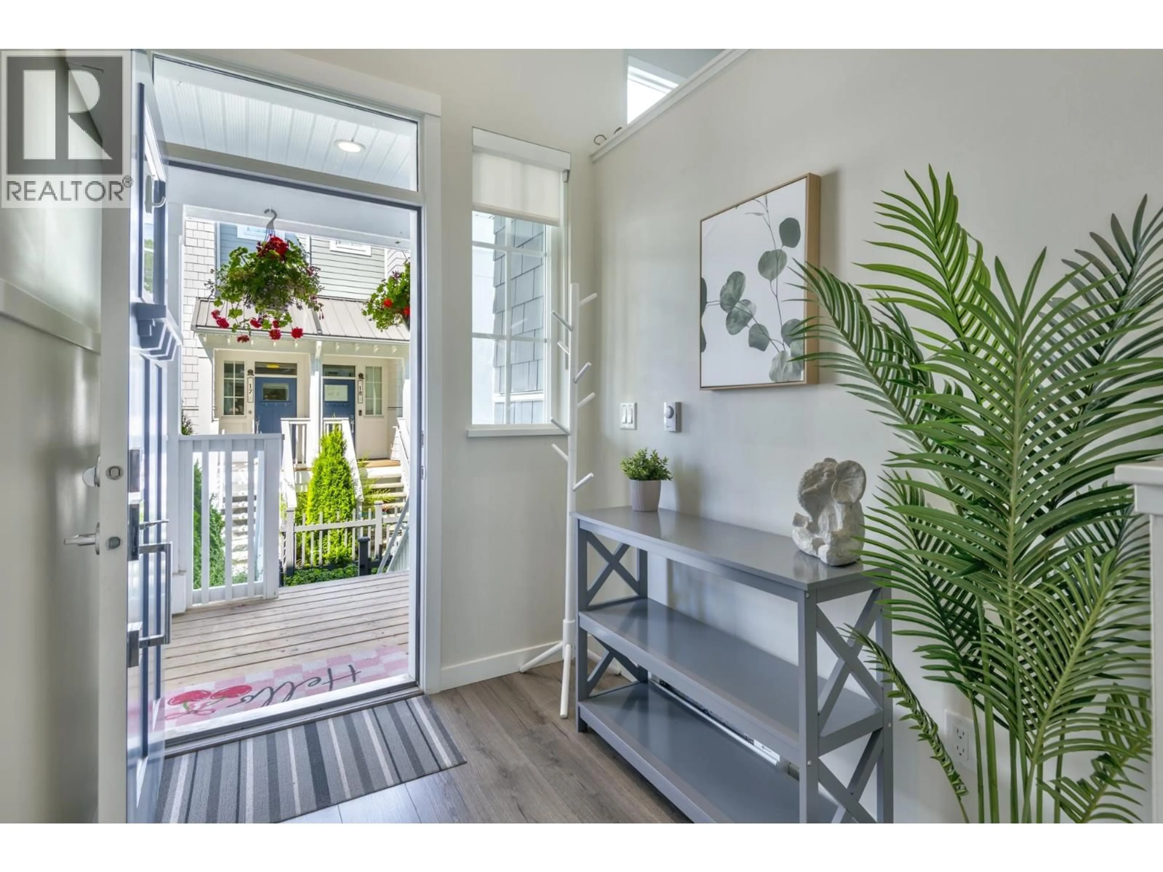 Indoor entryway for 9 - 5311 ADMIRAL WAY, Ladner British Columbia V4K0E2