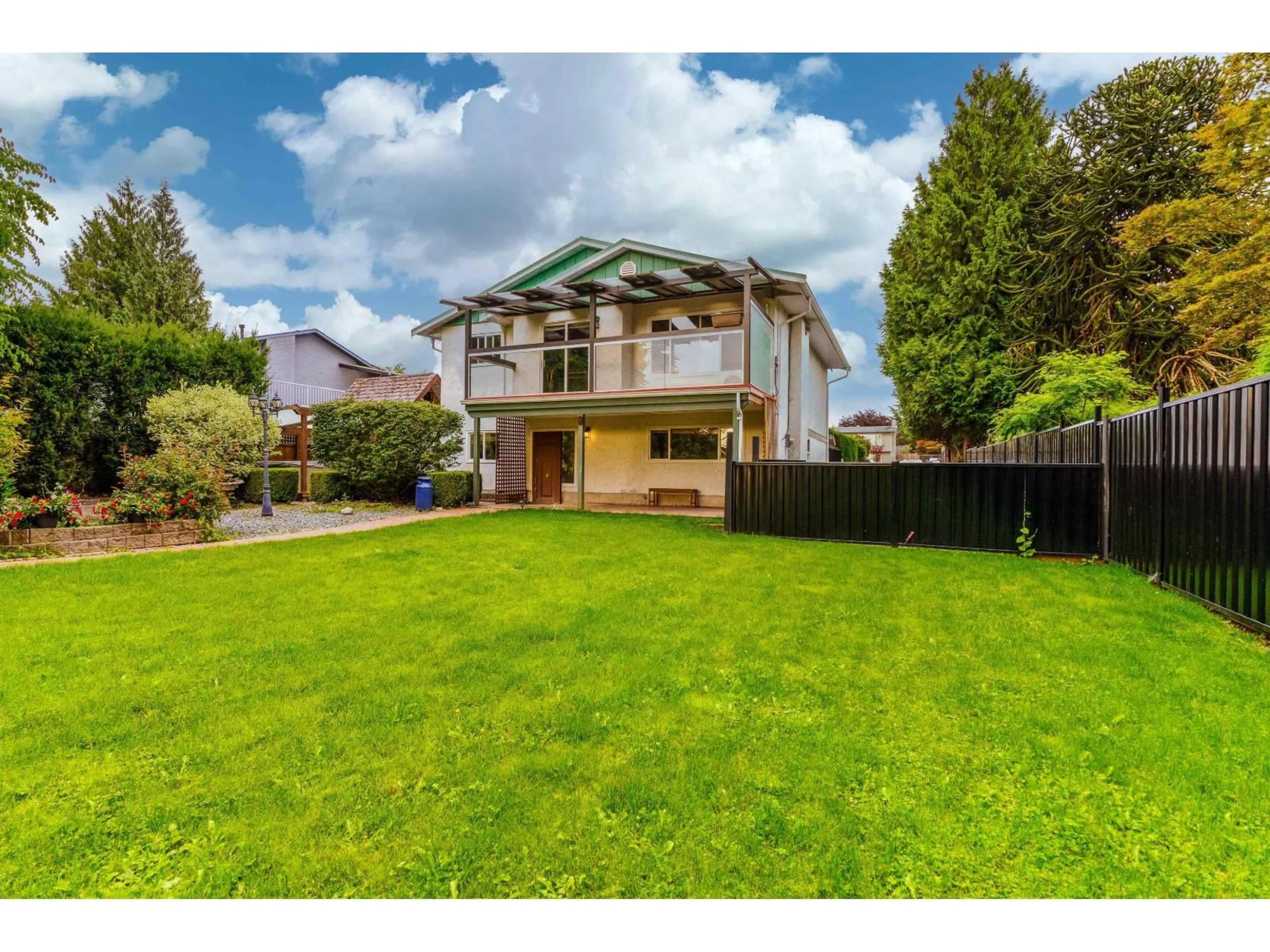 A pic from outside/outdoor area/front of a property/back of a property/a pic from drone, street for 7655 WOODCOCK CRESCENT, Mission British Columbia V2V4J8